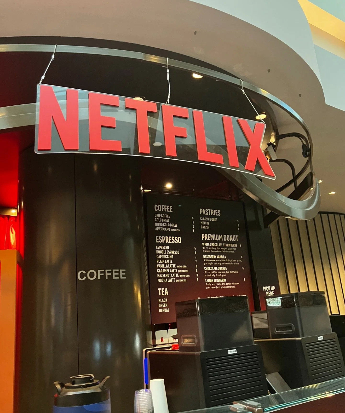 A lil mini CES Vegas work dump&hellip; I had the opportunity to work with @netflix during their branded popup this week and had a really amazing experience!!! A vlog is on the way ✨🙃