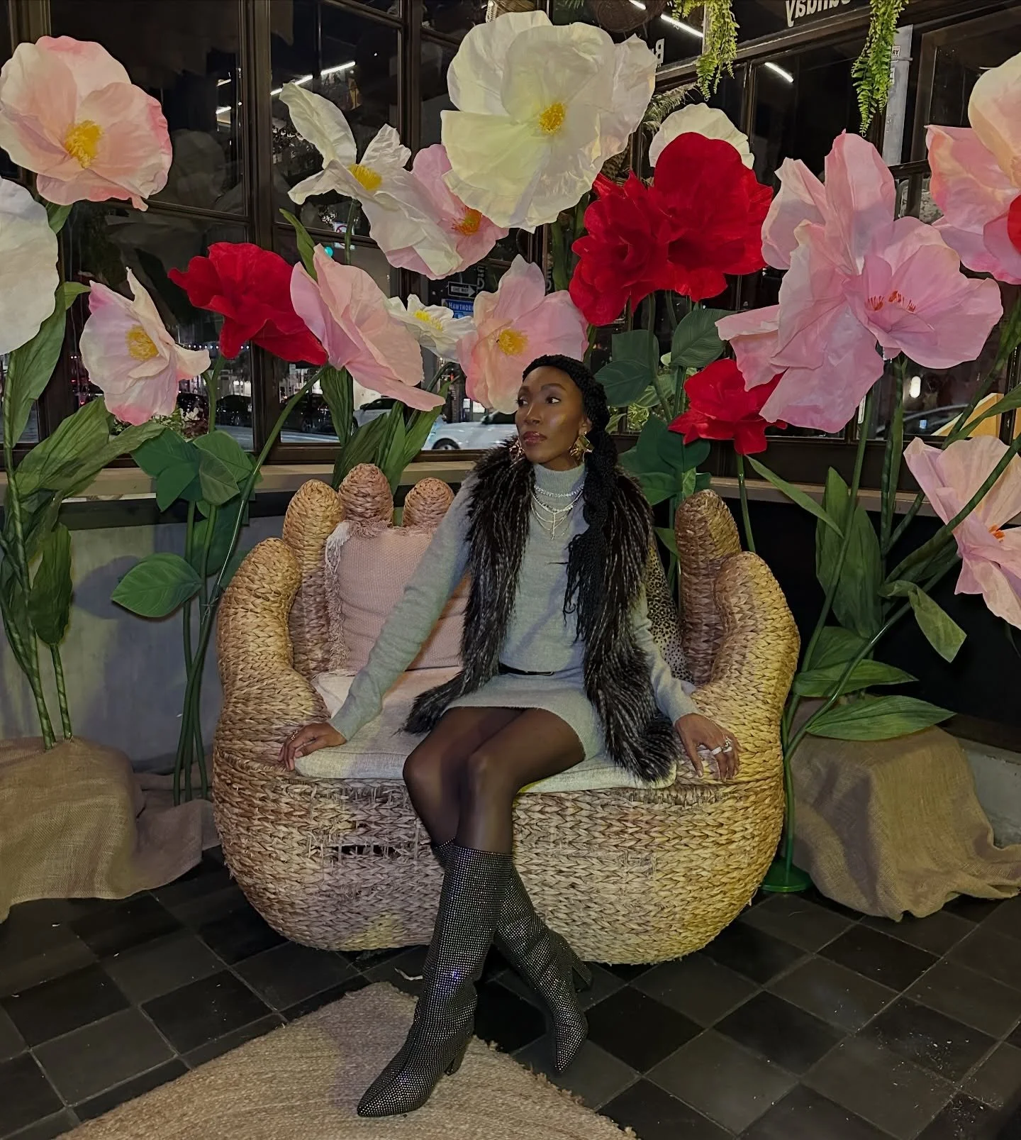 There&rsquo;s a fun pop up in town @brisasandiego where you can walk through floral spaces into a jungle speakeasy ✨. This is a great place to get a fun drink and hang out with friends. Both Cocktails and Mocktails are available!!! Also try the cavie