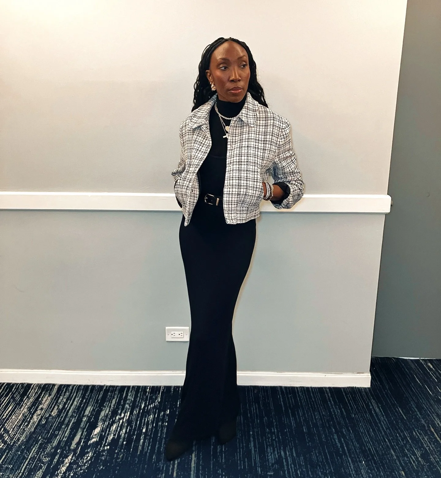 Last night&rsquo;s dinner outfit&hellip; casual chic ✨ 
It was also raining ☔️ , so the vibe was be cute and warm 🙃

Details: 
Dress @bleusalt 
Jacket (old) @hm 
Accessories @melindamaria_jewelry @apresdreams @trulyblessedjewels 
Sweater @bananarepu