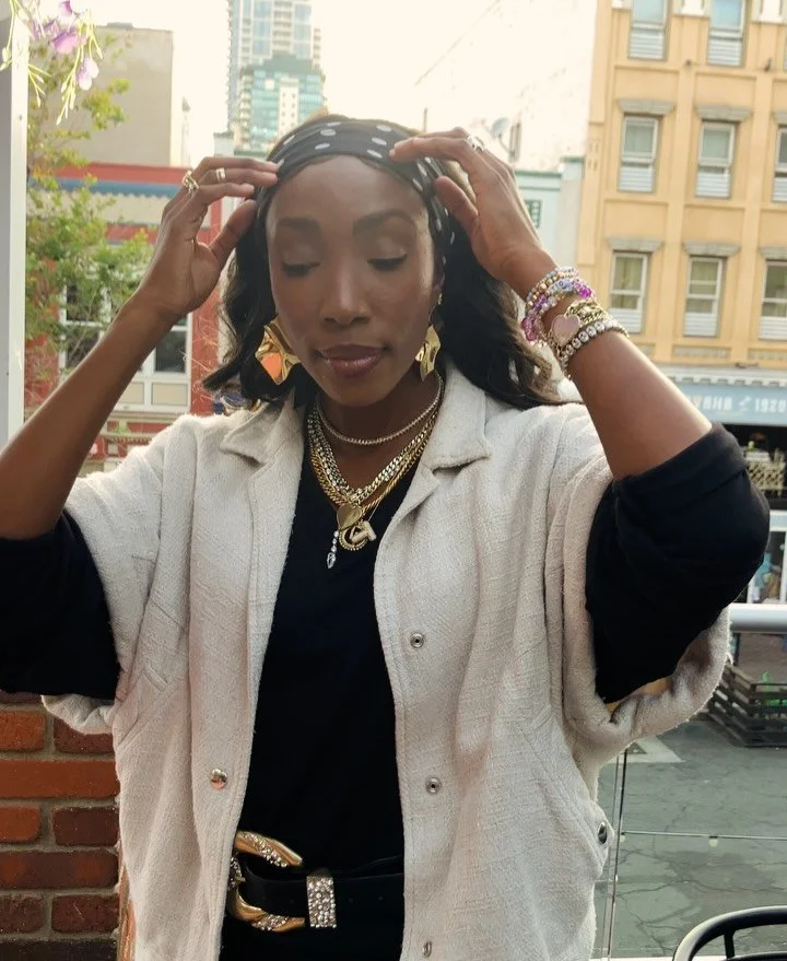 I have been playing around lately with pieces from @renttherunway and have been having fun putting my touch of style to the things that I wear when I go out and go to work ✨ 

Have you heard of @renttherunway and are interested in trying it out? Use 