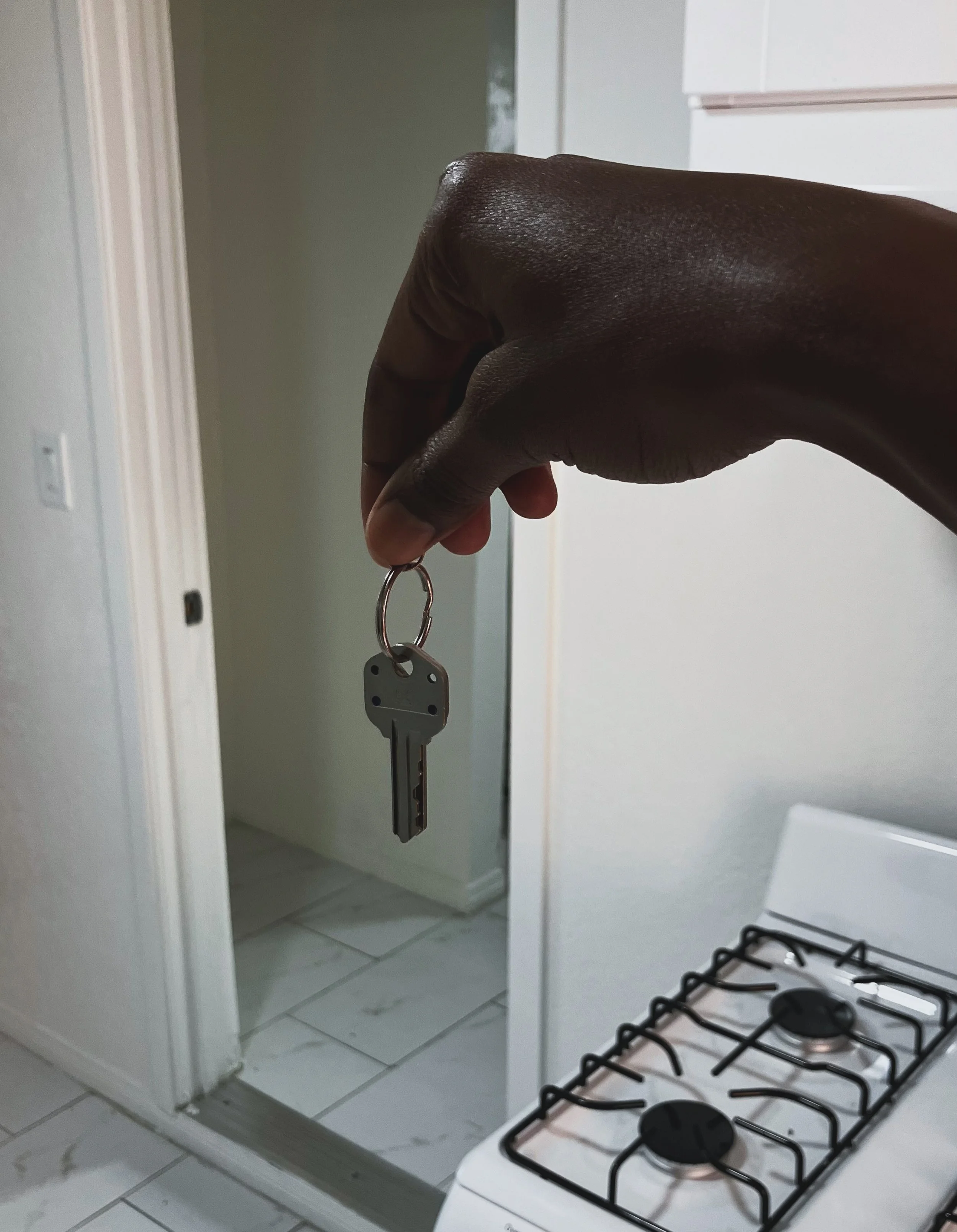 🏡new beginnings&hellip; new chapter loading ✨
I can&rsquo;t wait to share how I decorate and settle into my new place 💜