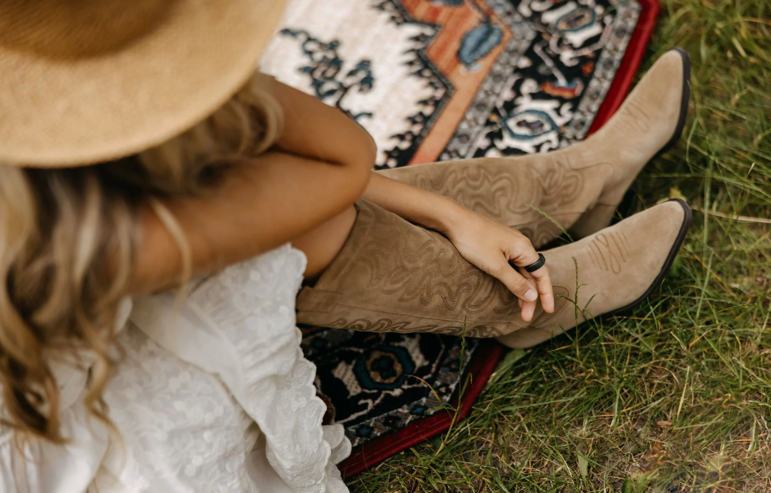 Weekend Looks That Bring Western Style Into Summer