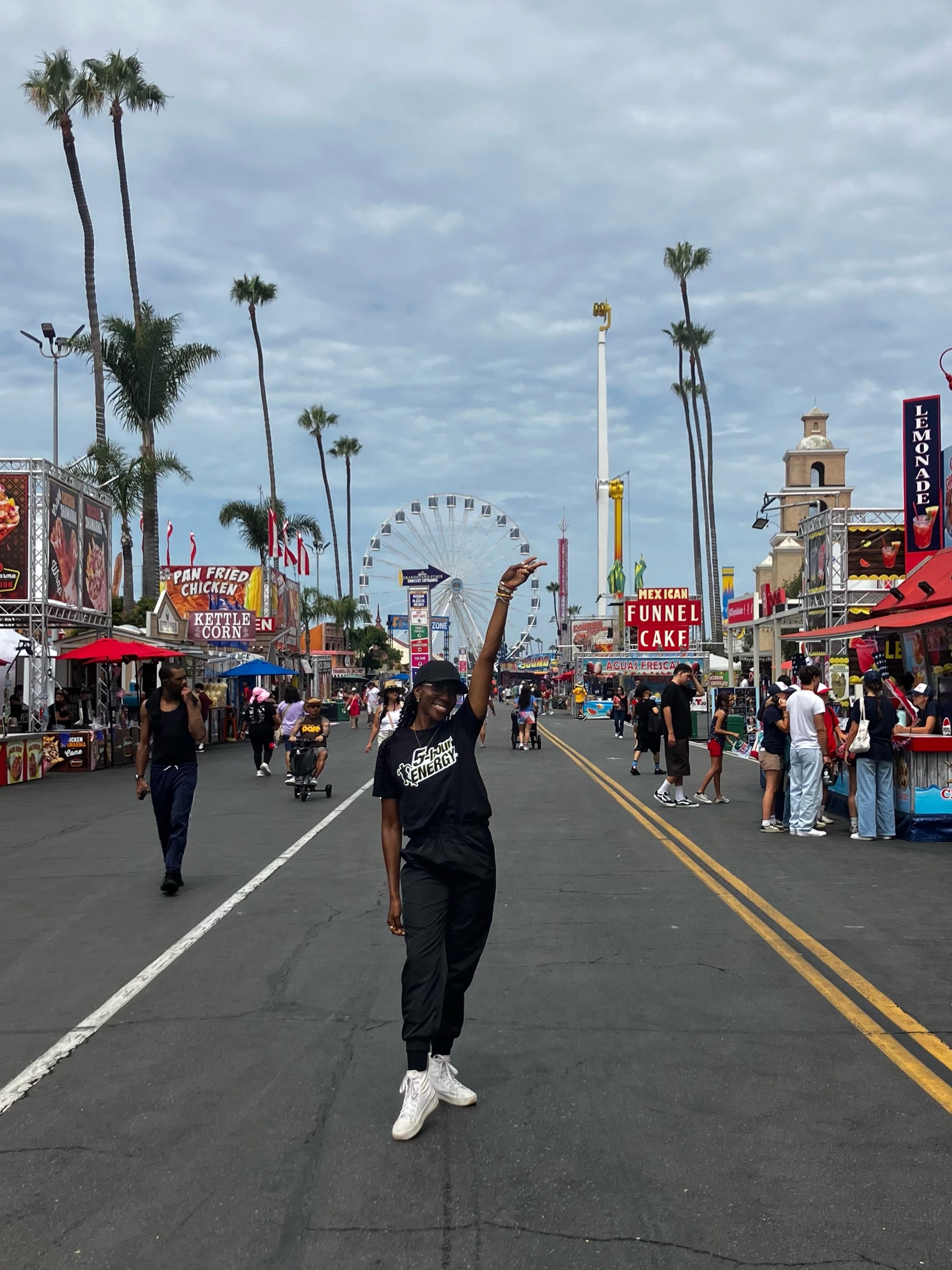 Let&rsquo;s take it back a lil bit to the SD Fair!!! 🎡
After my back and forth trips to LA&hellip; I had the chance to work during 4th of July Weekend with 5 Hour Energy ✨. They are a super cool crew!!! I hung out passed out energy shots and also wa