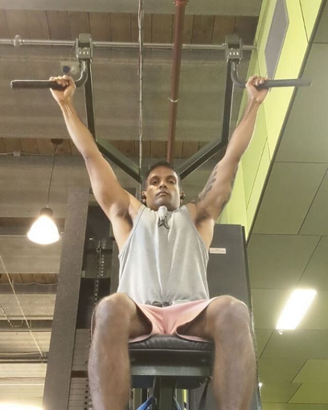 My take on an advanced #ellingtondarden back protocol. A lat pulldown B machine pullover C Yates rows D negative chins. Form on the pullover needs to be stricter. This was performed after Max effort and supplemental upper body pressing and followed b