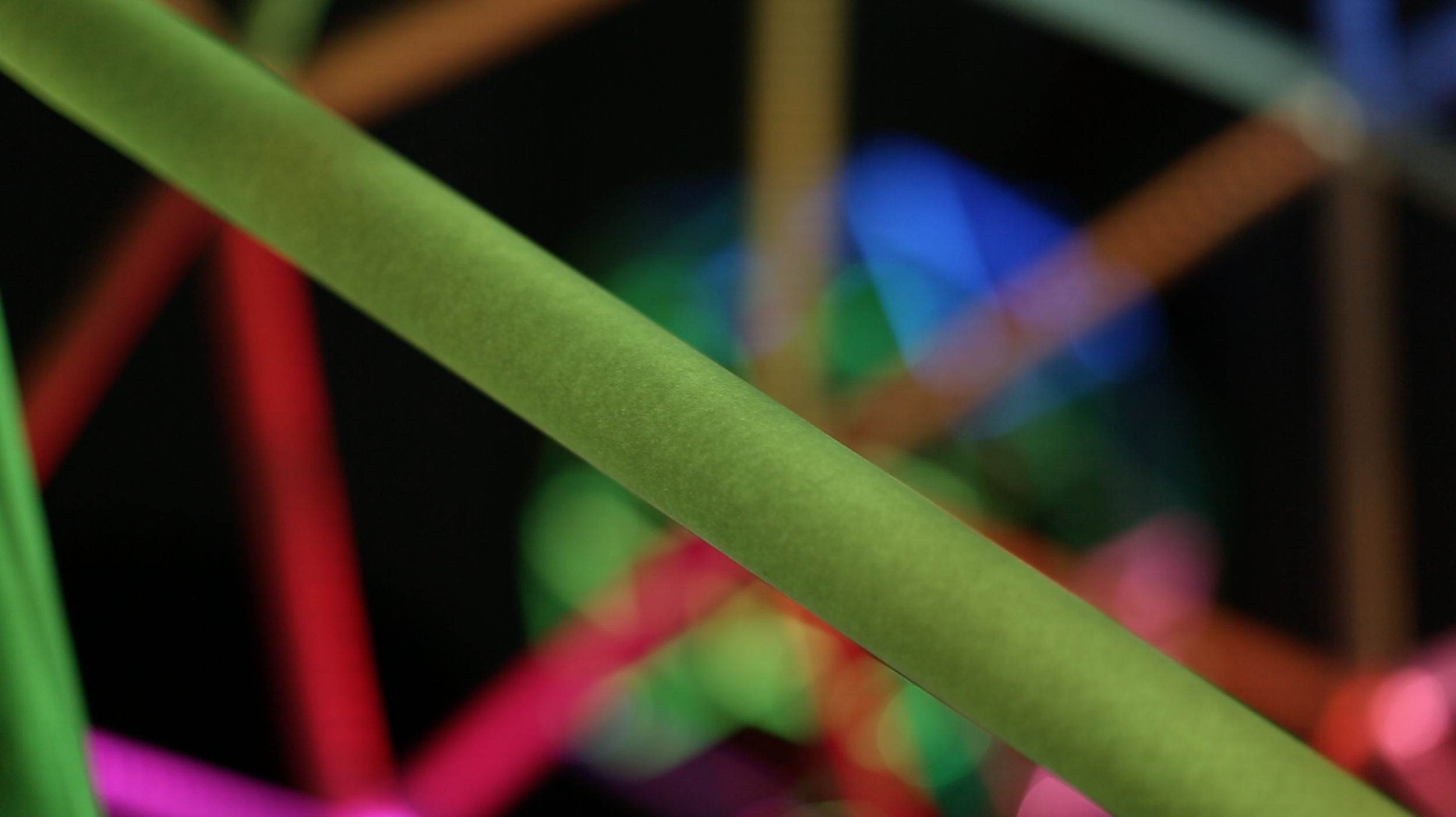 Credits : Tomás Laurenzo. Direction, coding. Christian Clark. Production, coding, electronics. Pablo Gindel. Electronics, coding. Fabrizio Devoto. Construction. Tatjana Kudinova. Industrial design, video documentation. Marcela Abal. Industrial design.