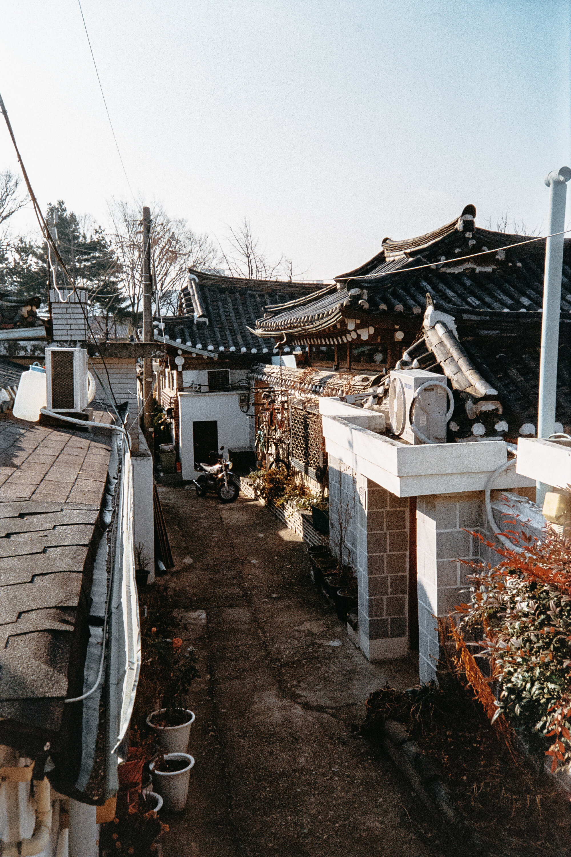 bukchon-hanok-village-seoul-south-korea.jpg