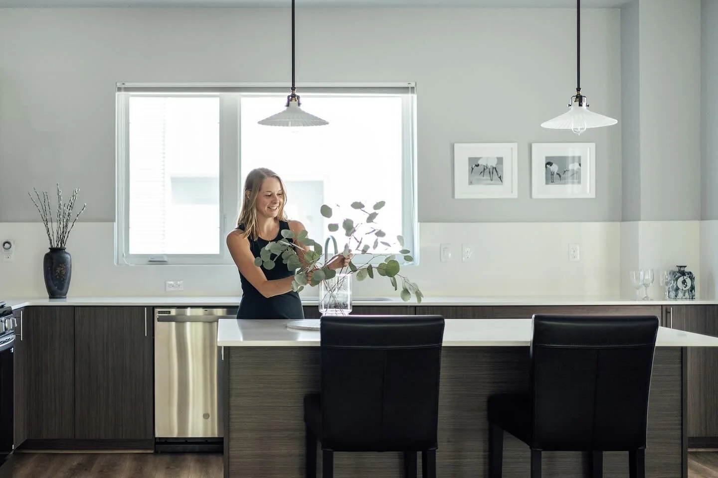 ✨Staging for 736 S 300 E ✨

Home staging and styling is a creative opportunity to integrate everything I love into one job. Just like an art exhibit, design-driven staging crafts a story, while guiding you emotionally and visually throughout a space.