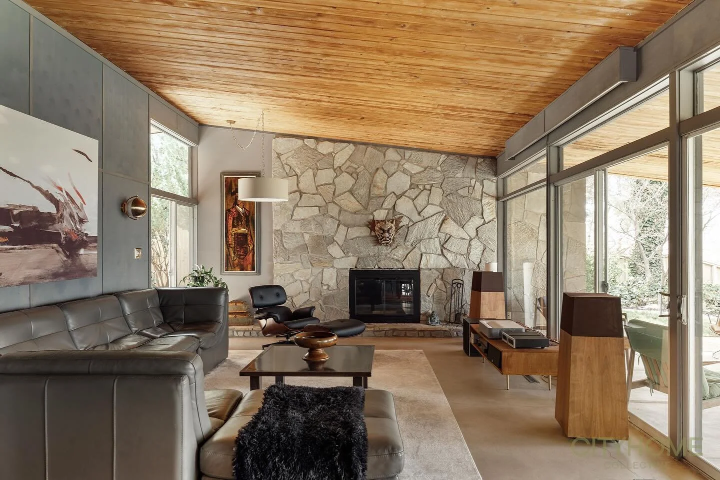 A peek inside a newly listed property on Ogden&rsquo;s East Bench (my neighborhood!) brought to you by @cityhomecollective&hellip;.

This 1959 mid-century modern gem was originally designed by Stephen Macdonald for Lawrence and Janet Dee &mdash; and 