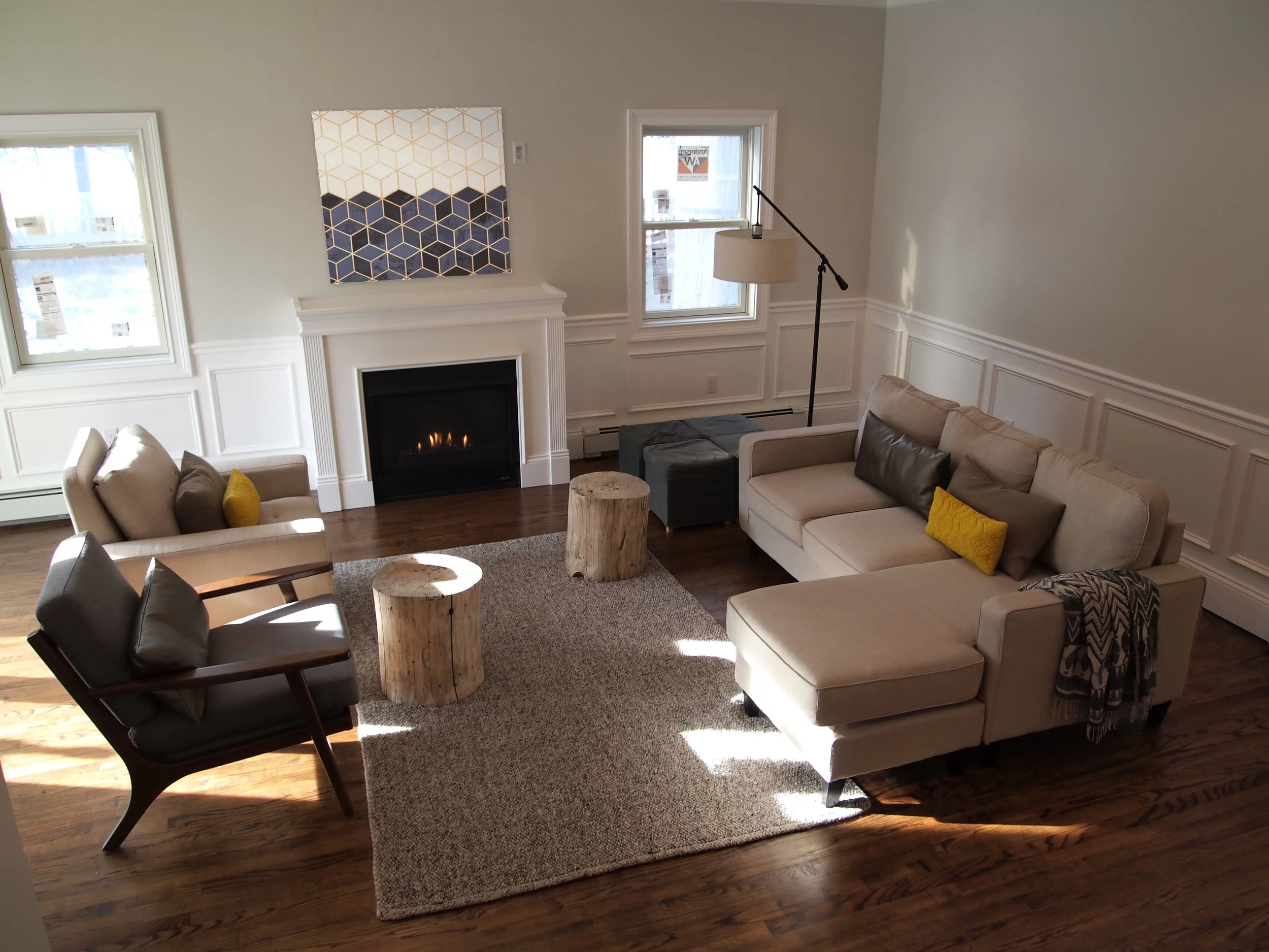 4-FAMILY ROOM.jpg