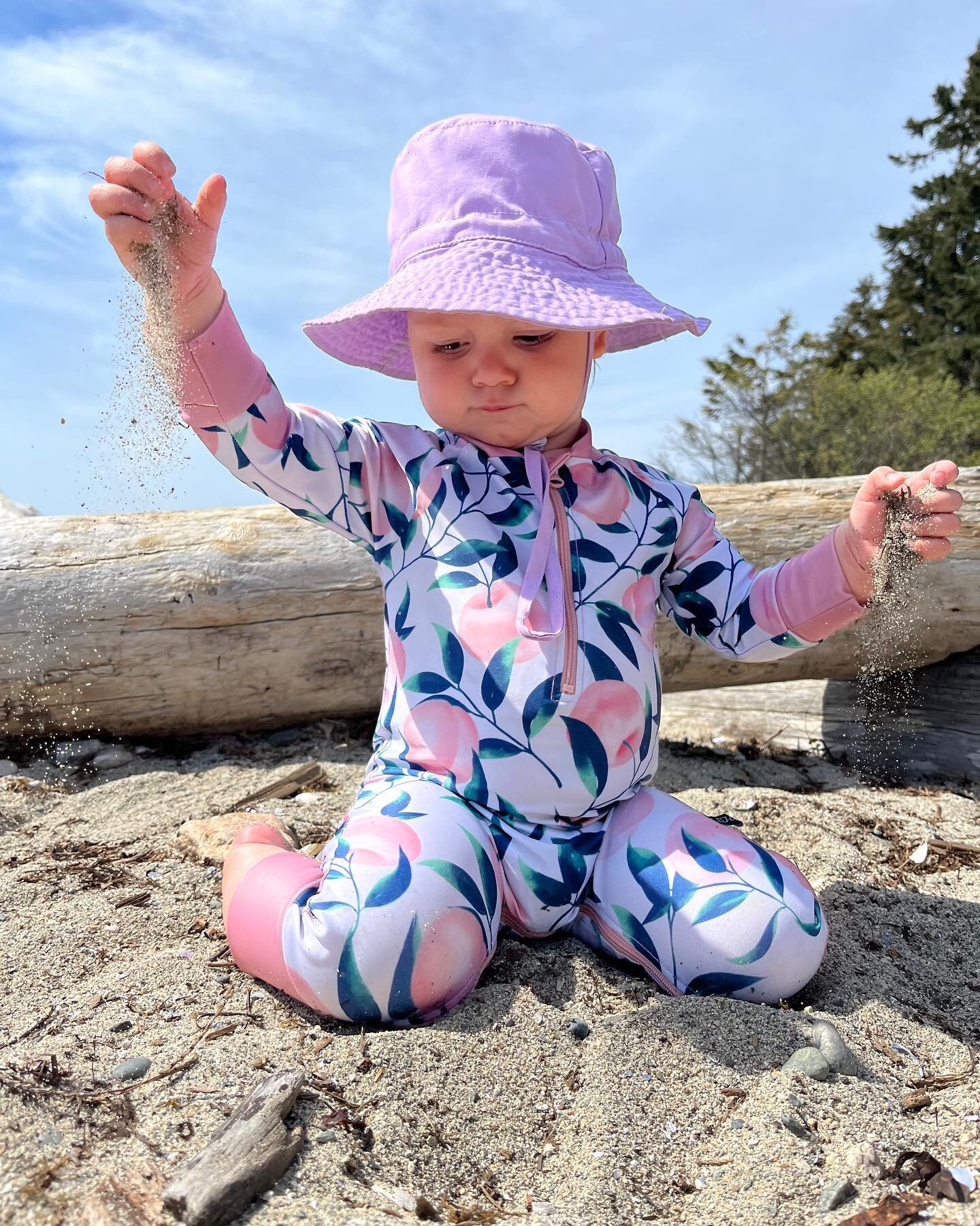This smart little Peanut loves playing outside, going to the beach and she knows her name! Paige = Me! So cute! #babyp #babypaige #littlep #cutebaby #babygirl #summer #beachbabe #babygirl🎀 #me @brittniquinn_ @anthonyfiddler @paigedionfiddler