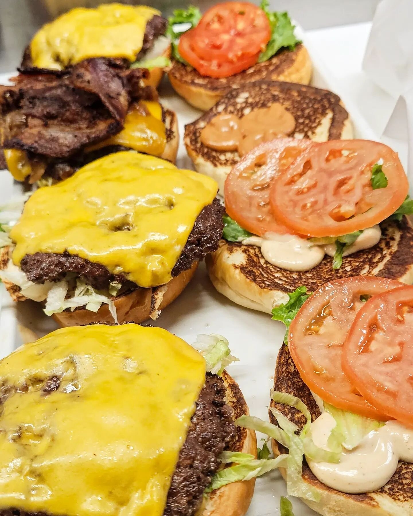 Just a burger beauty shot to remind you that we are open until 9pm every day.

🍔🍔🍔🍔

Interested in making these yummy burgers and want to grab a job with us before we staff up for summer?

Be sure to apply online in 5 minutes at chubbiesburgers.c