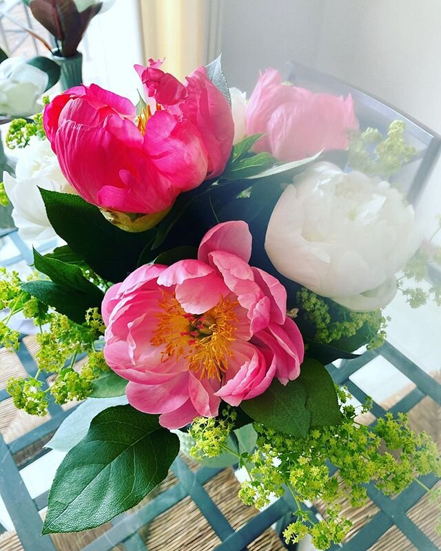 Peonies are my love language. 🌸🌿 #farmersmarketflowers