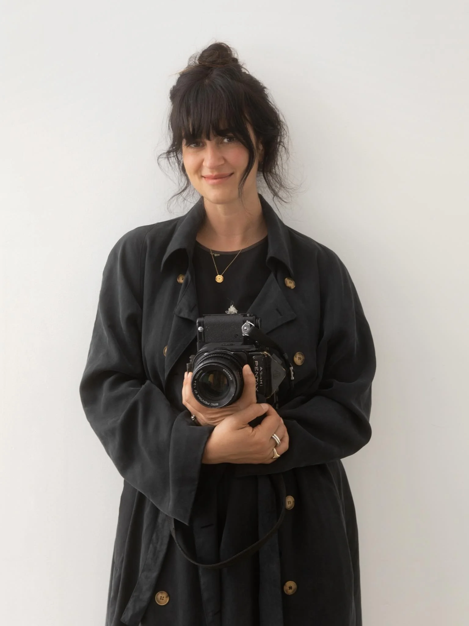 Hiya kids. I&rsquo;m Lil. I&rsquo;m an old school romantic, been photographing lovers for 14 years now. Avid plant collector. Garden obsessive. Valentine&rsquo;s Day baby. More at ease in nature than in cities. Wildly drawn to colour and animals (cat