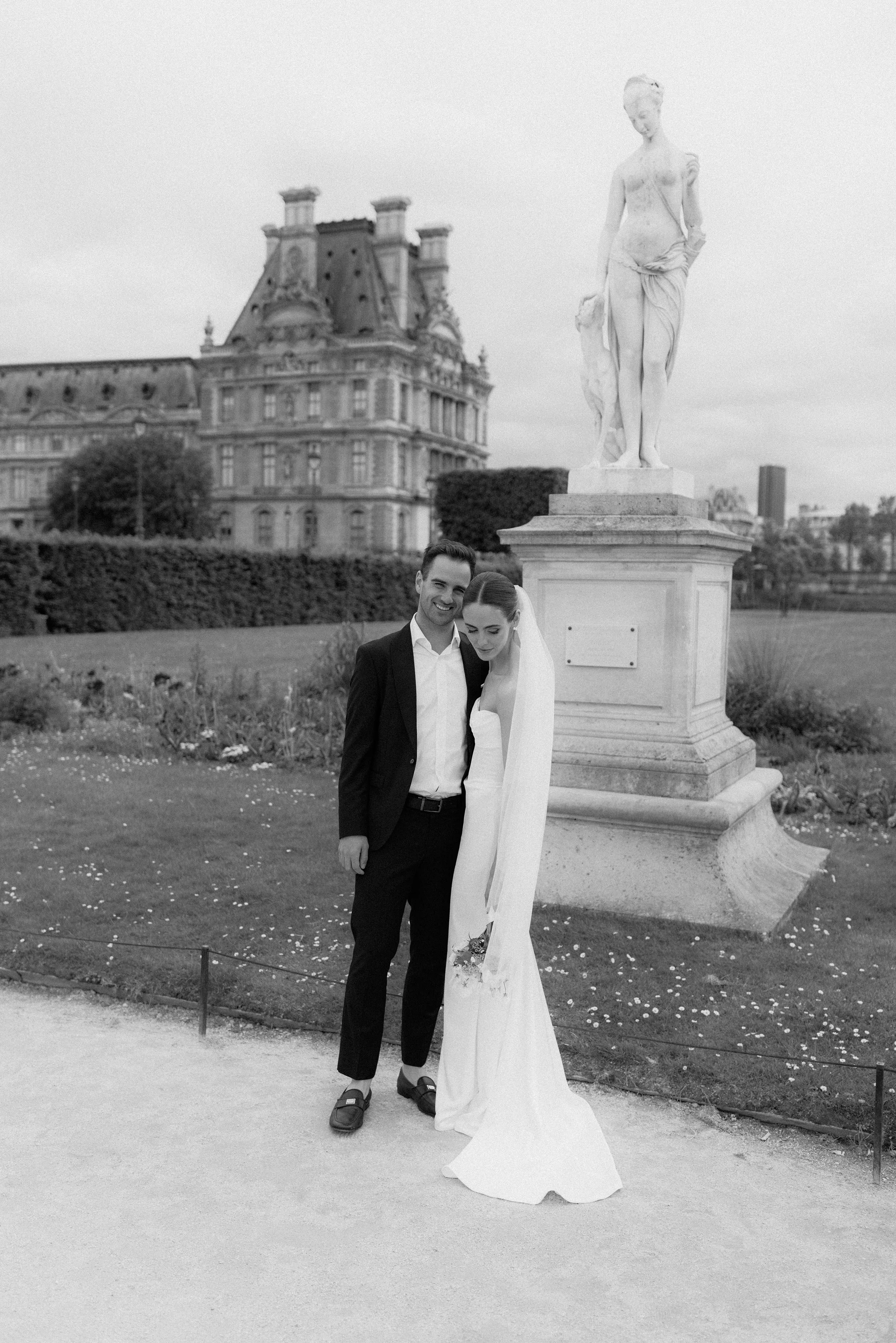 Holly &amp; Tom, Paris