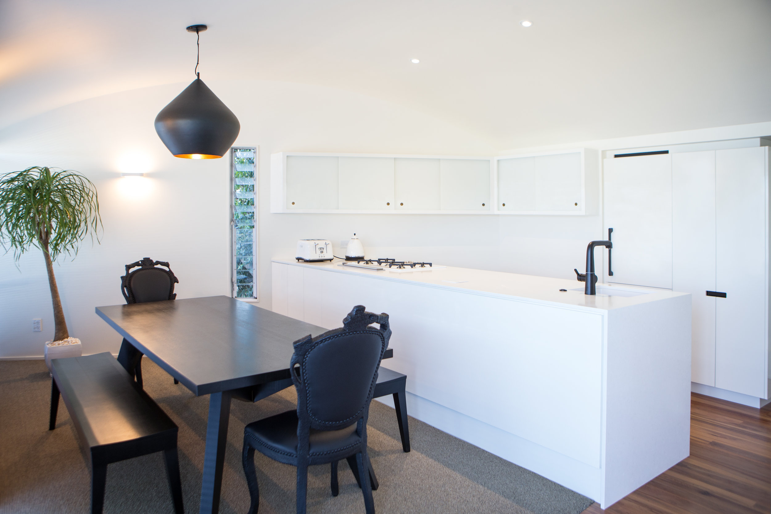 In Haus Design White Kitchen 01.jpg