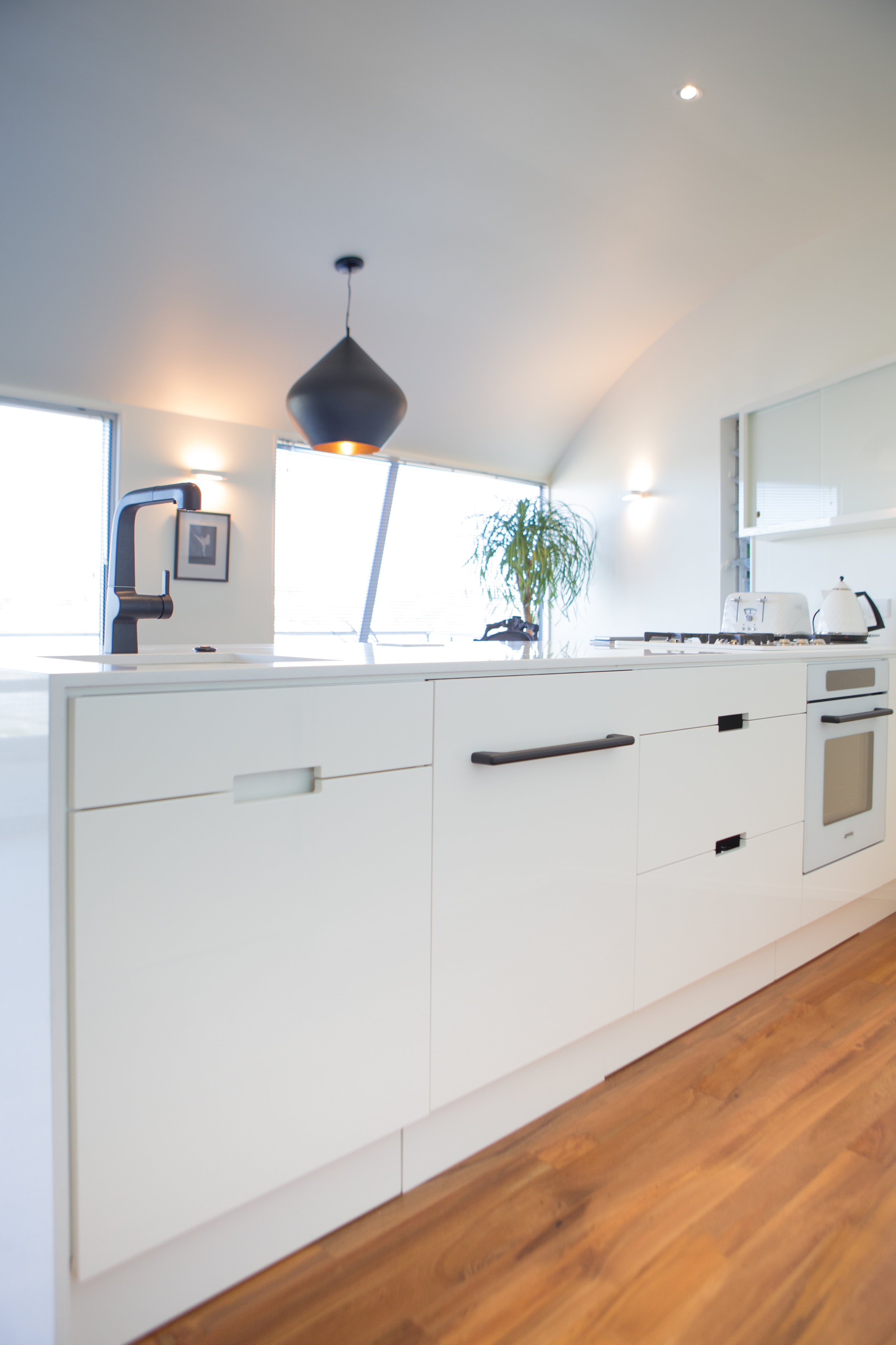 In Haus Design White Kitchen 15.jpg