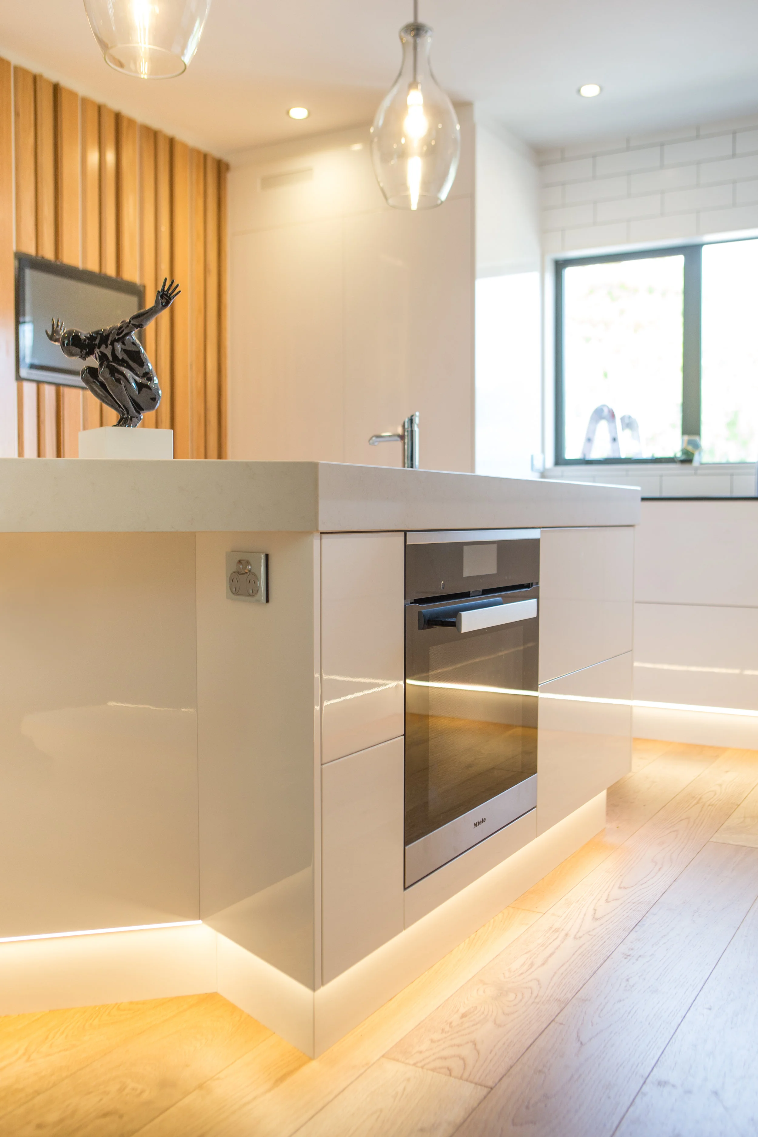 High Gloss and High-Tech Kitchen Design NZ