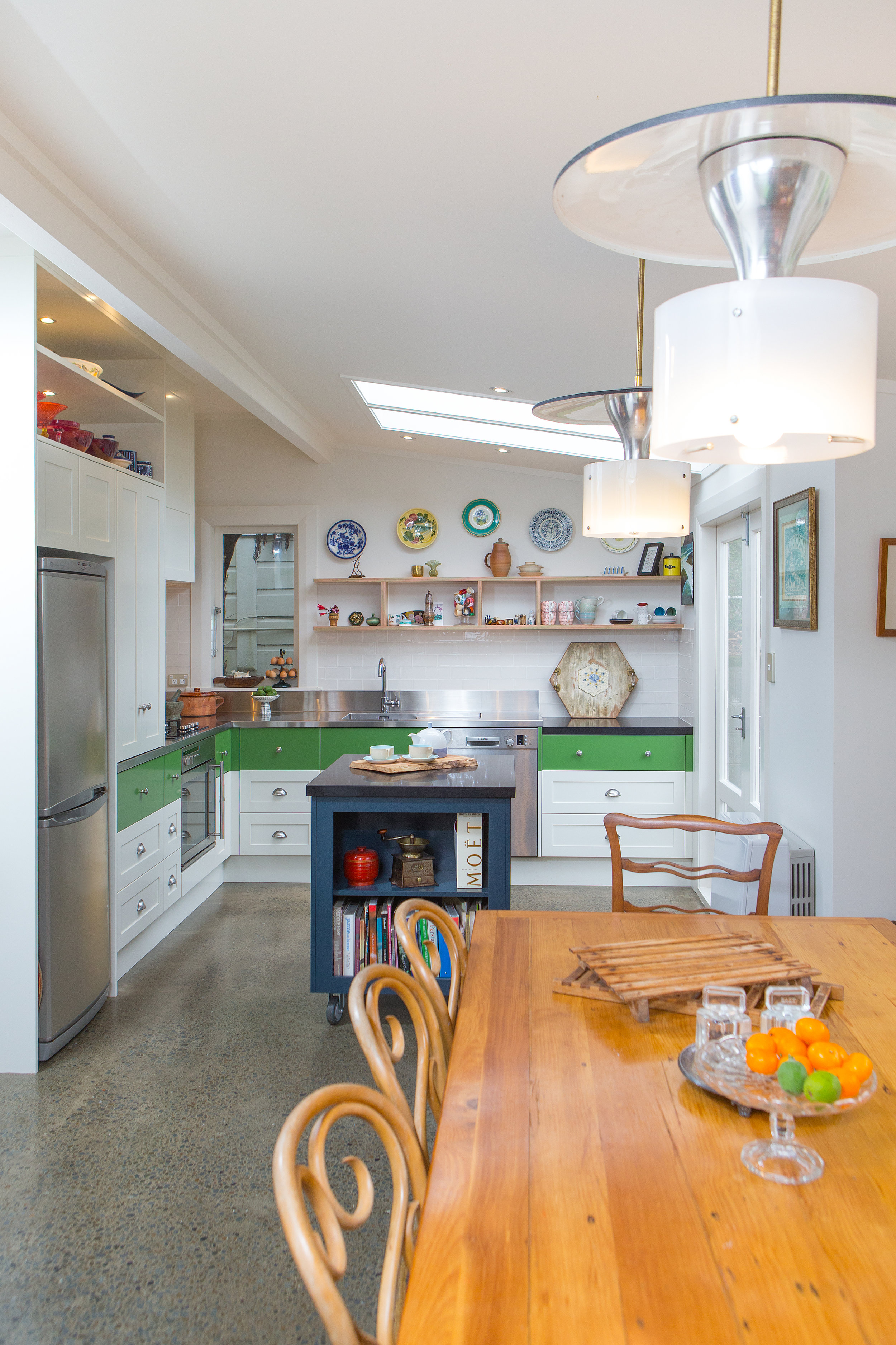 In Haus Design Green Kitchen 02.jpg