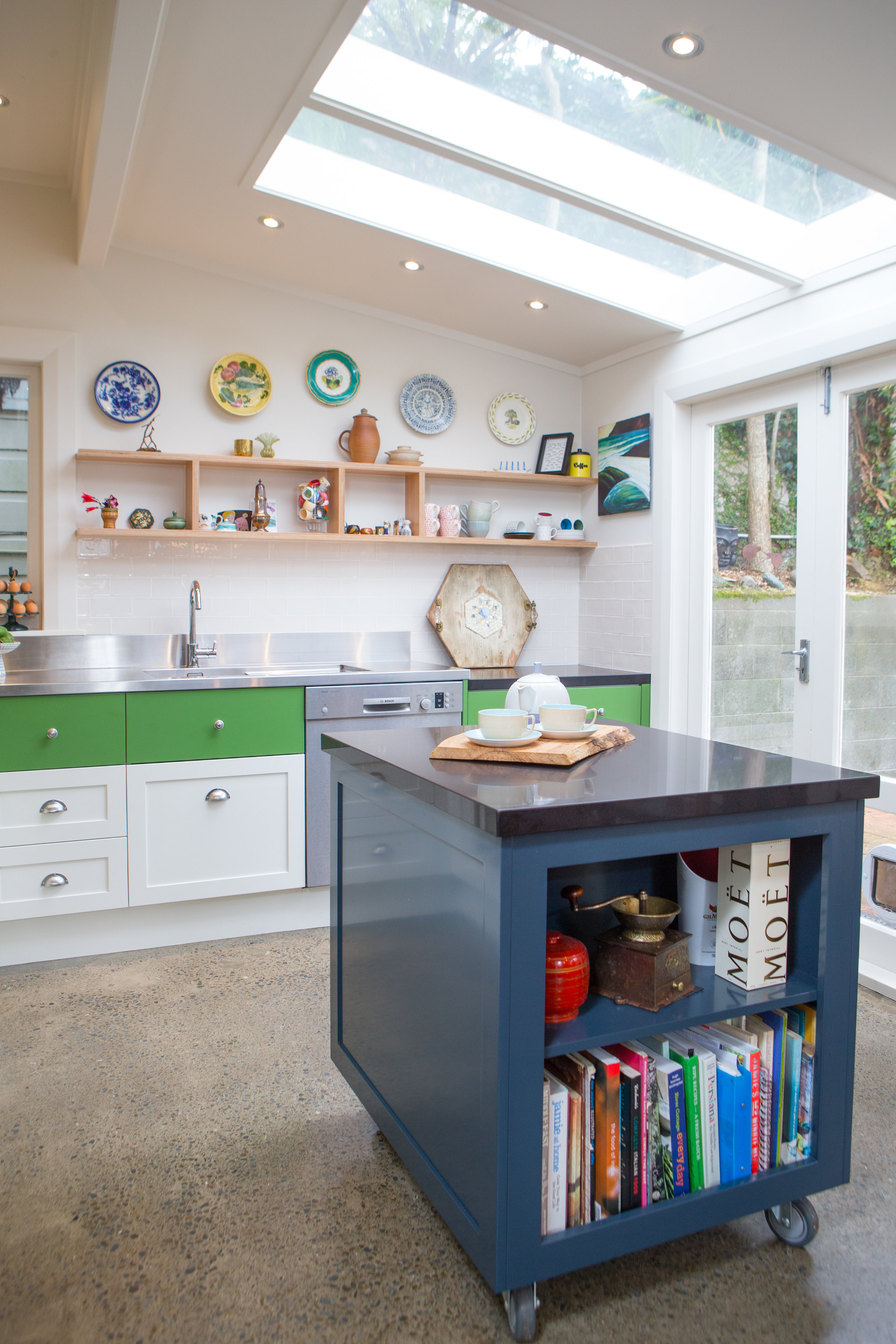 In Haus Design Green Kitchen 04.jpg