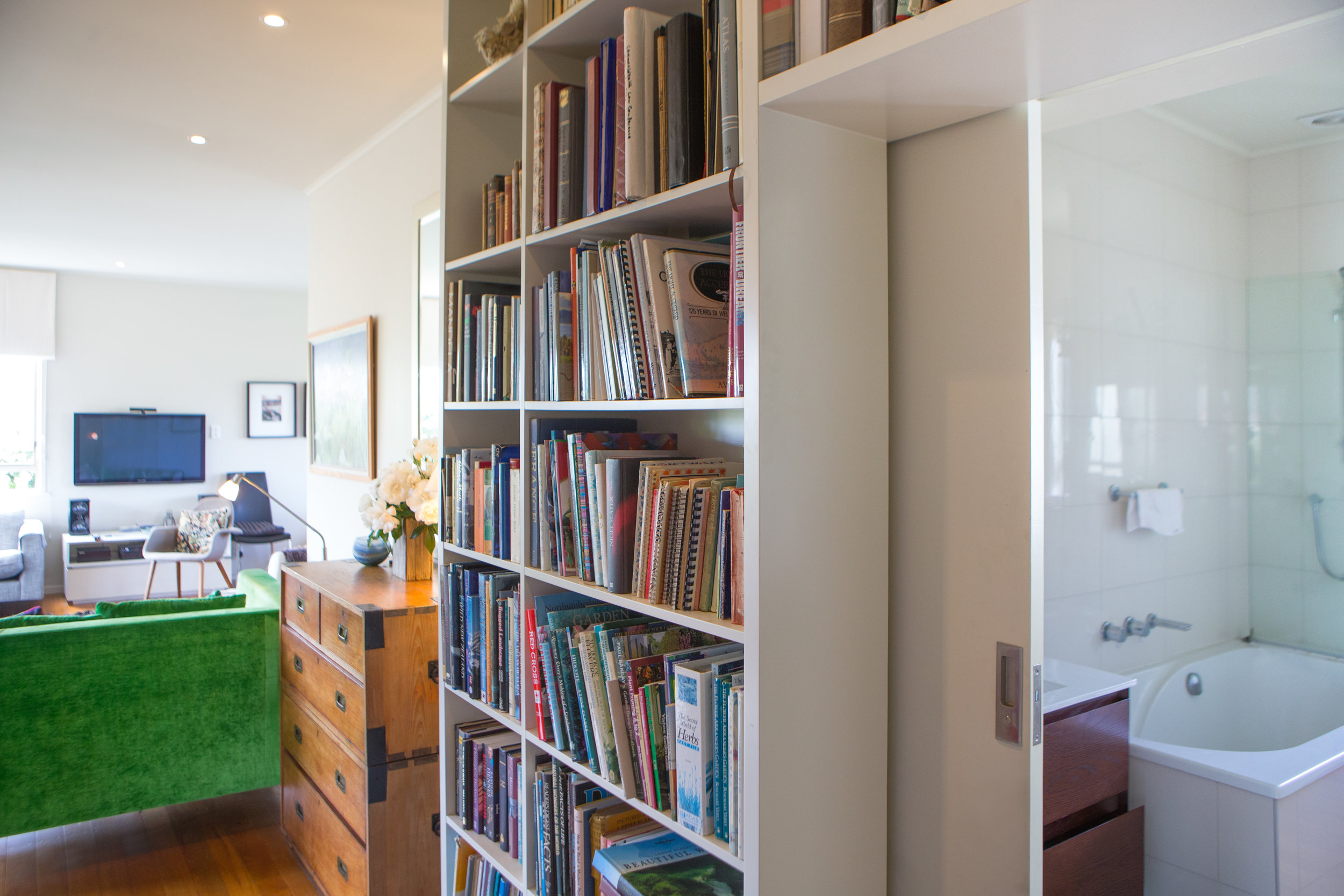 In Haus Design Book Shelf 05.jpg