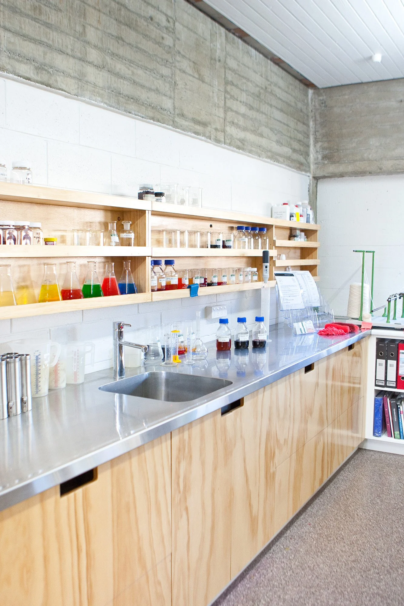 Commercial Woolyarns Dye Lab