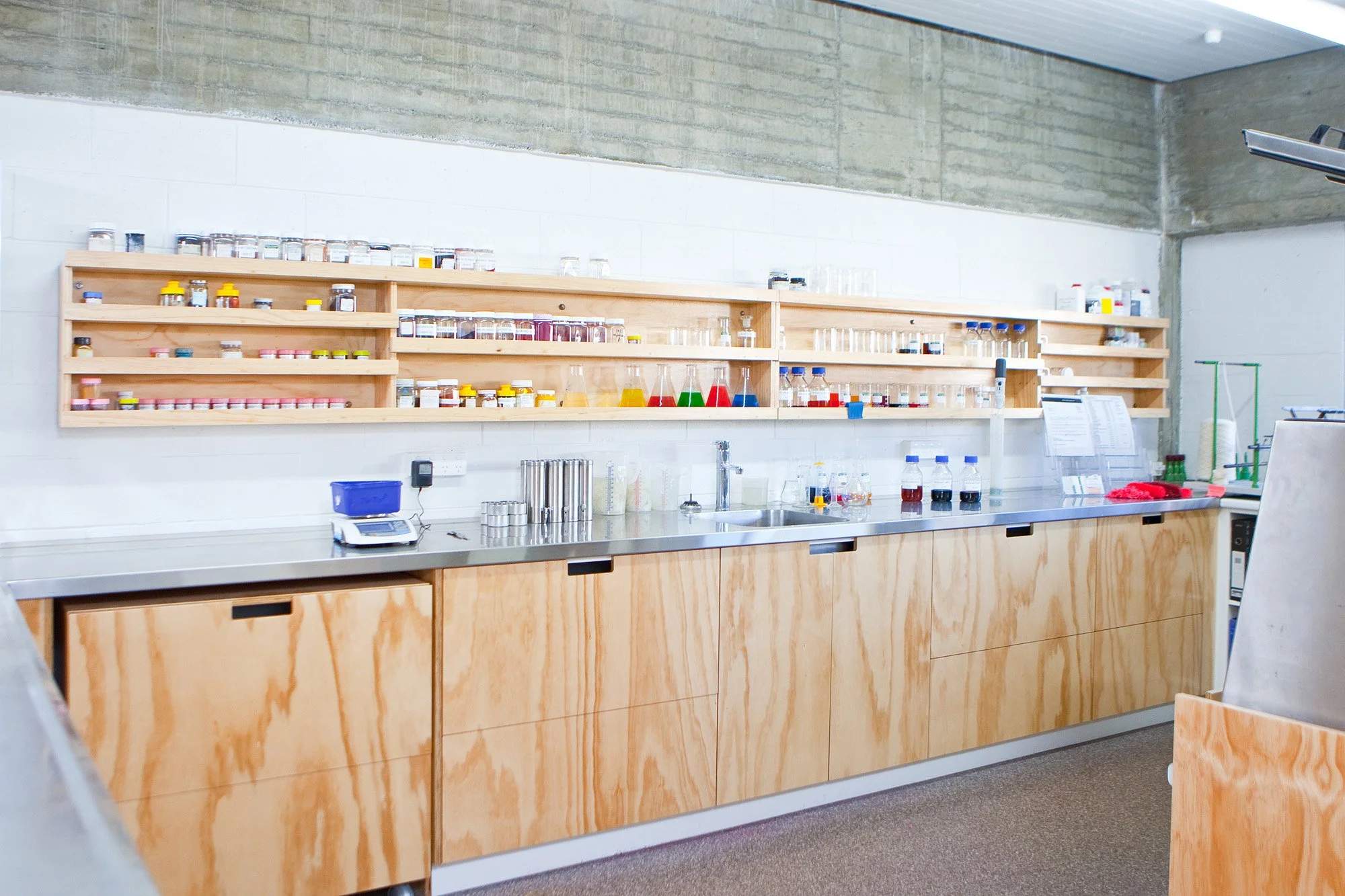 Commercial Woolyarns Dye Lab. 