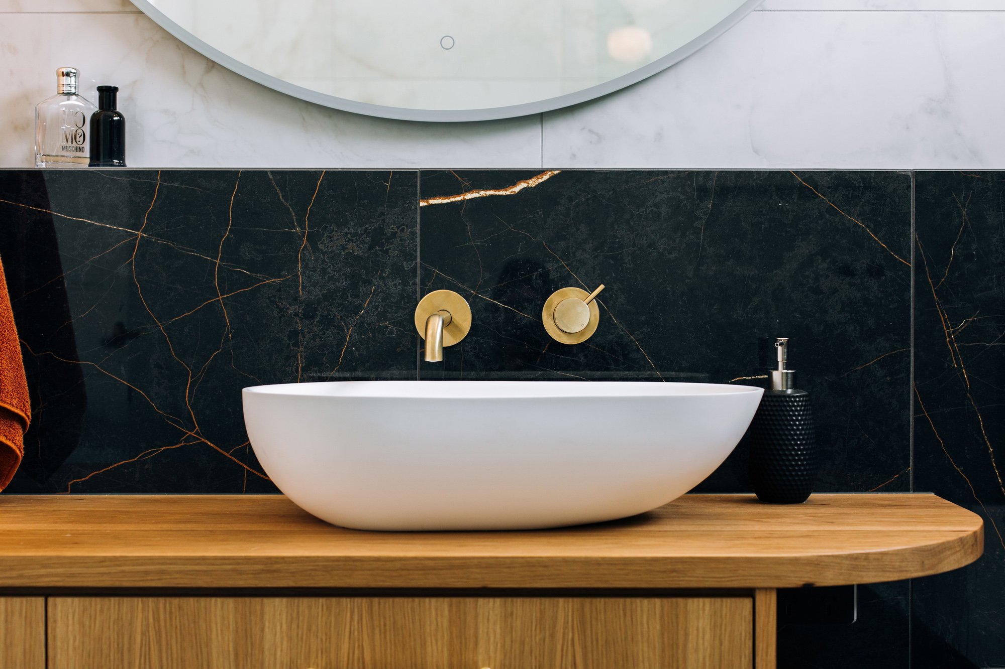 Modern tiled bathrooms_66.jpg