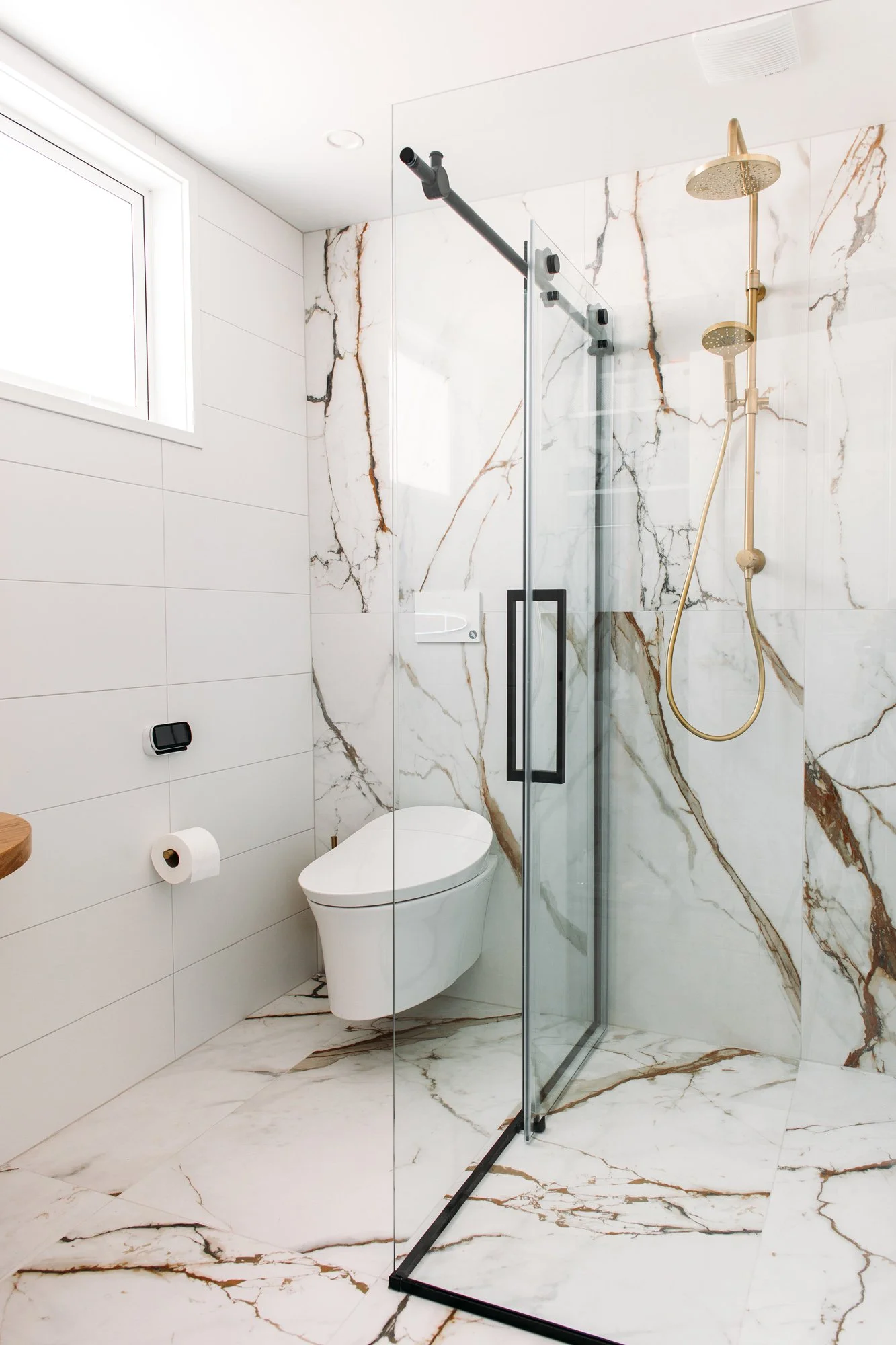 Modern tiled bathrooms_89.jpg