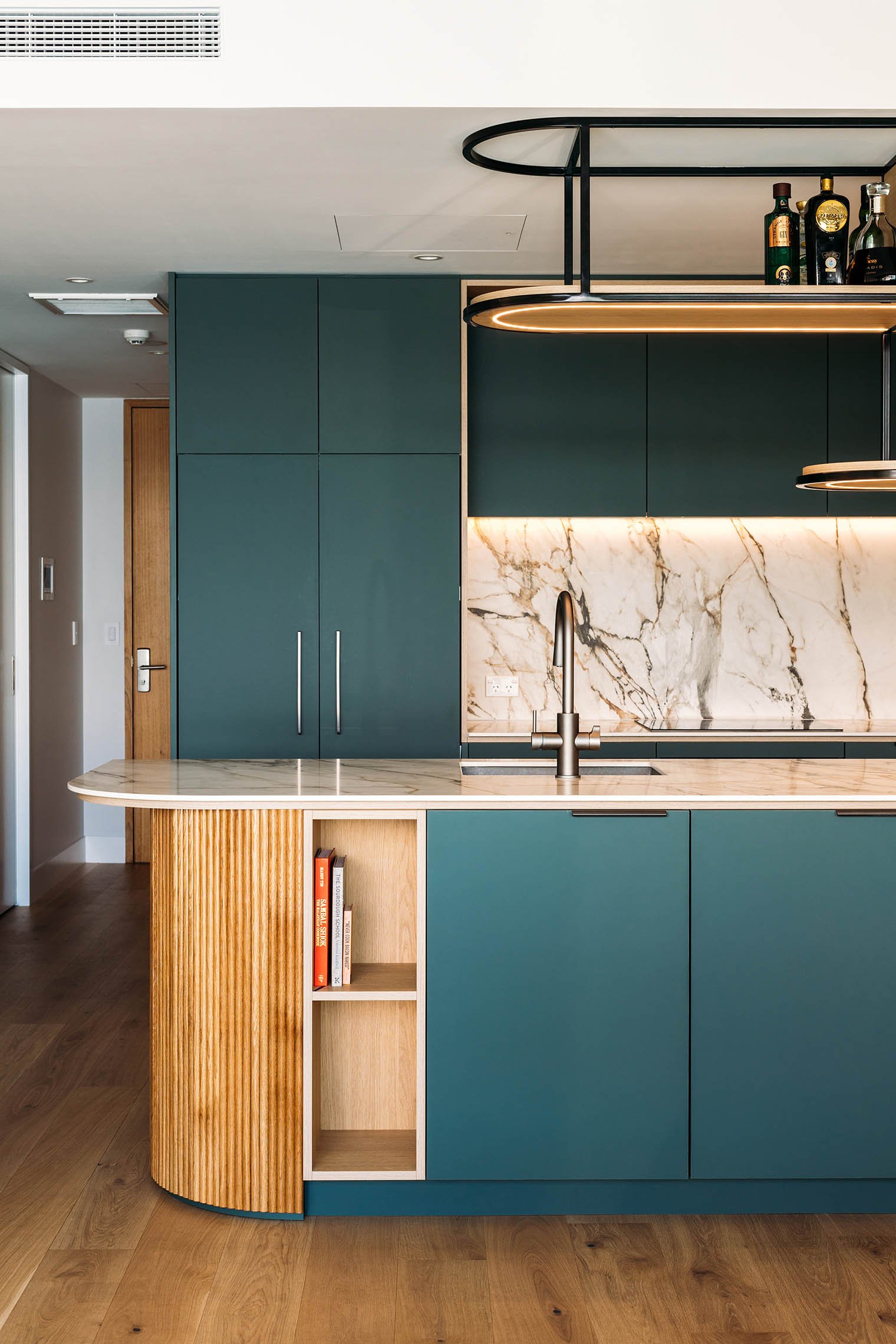 Wellington Waterfront Apartment - Kitchen