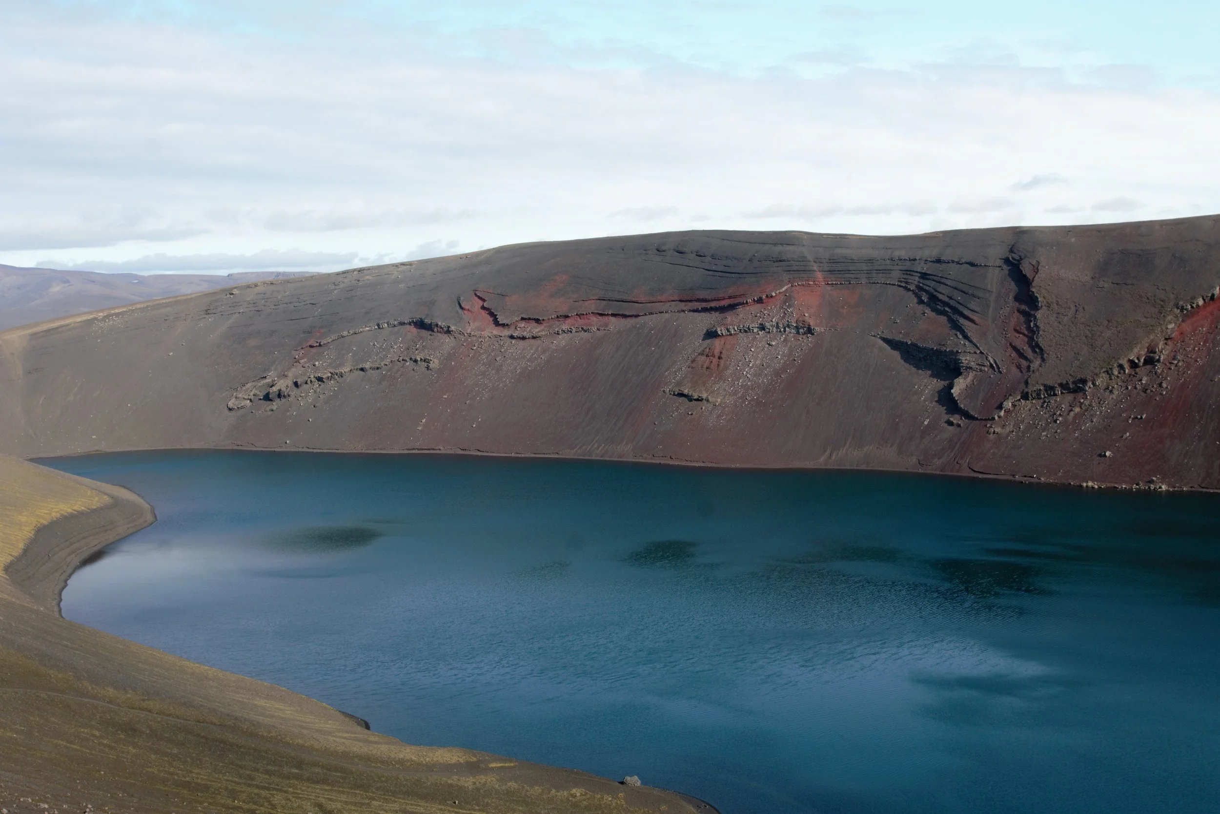 A better shot of the colors of the caldera.