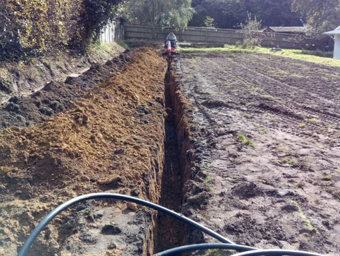 Digging.jpg