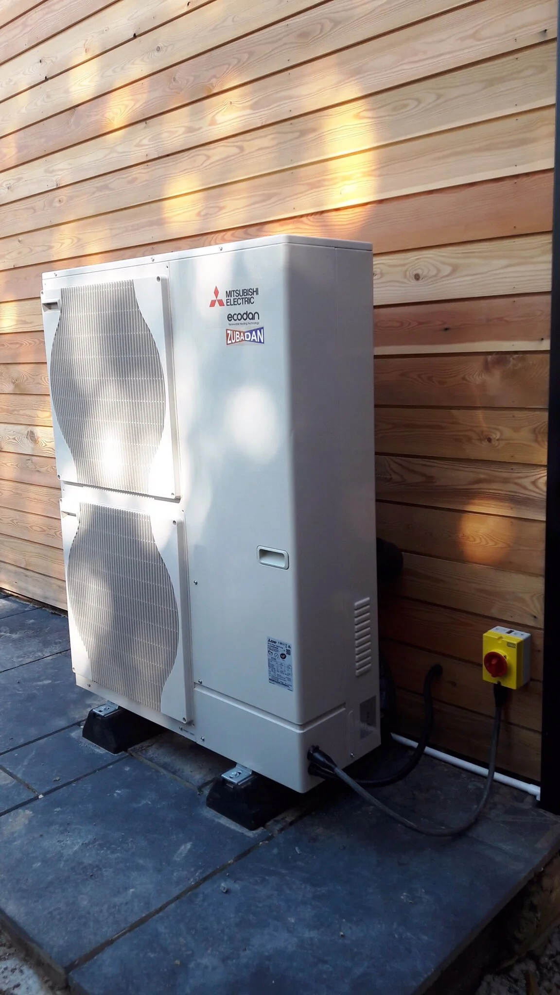 Air Source vs Ground Source Heat Pump — Green Square