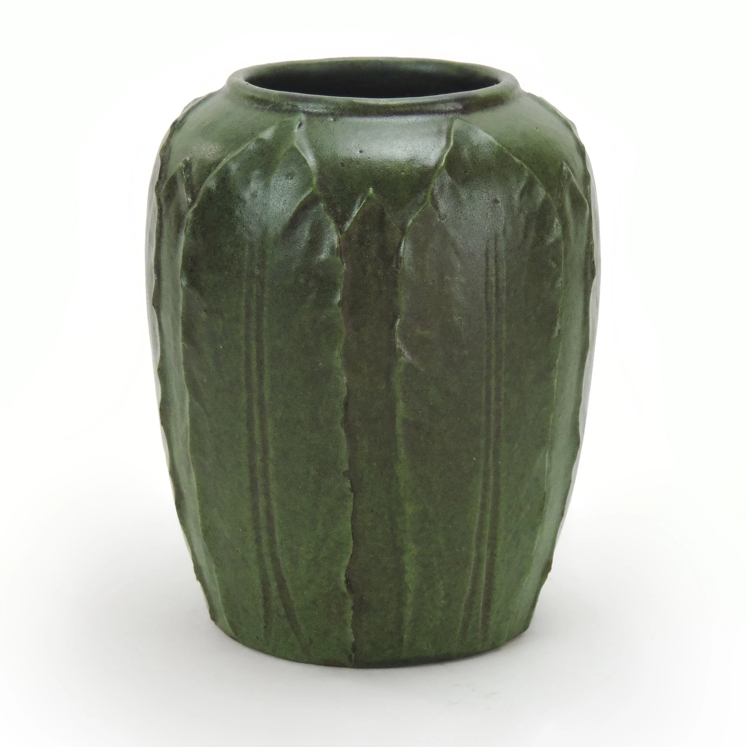 Merrimac-Pottery-6in-green-overlapping-leaf-vase-B.jpg