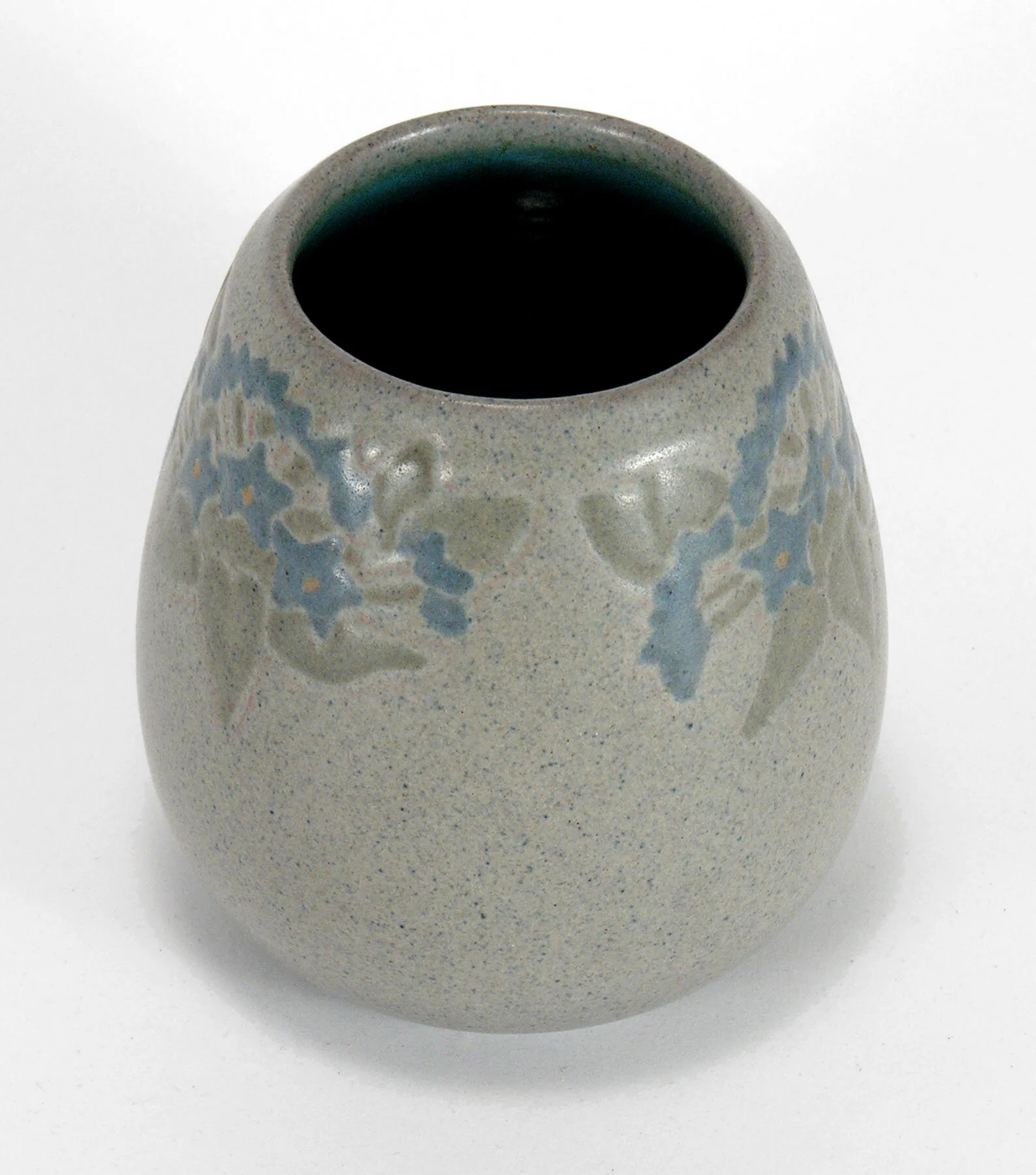Marblehead-Pottery-3-58in-floral-acorn-D.jpg