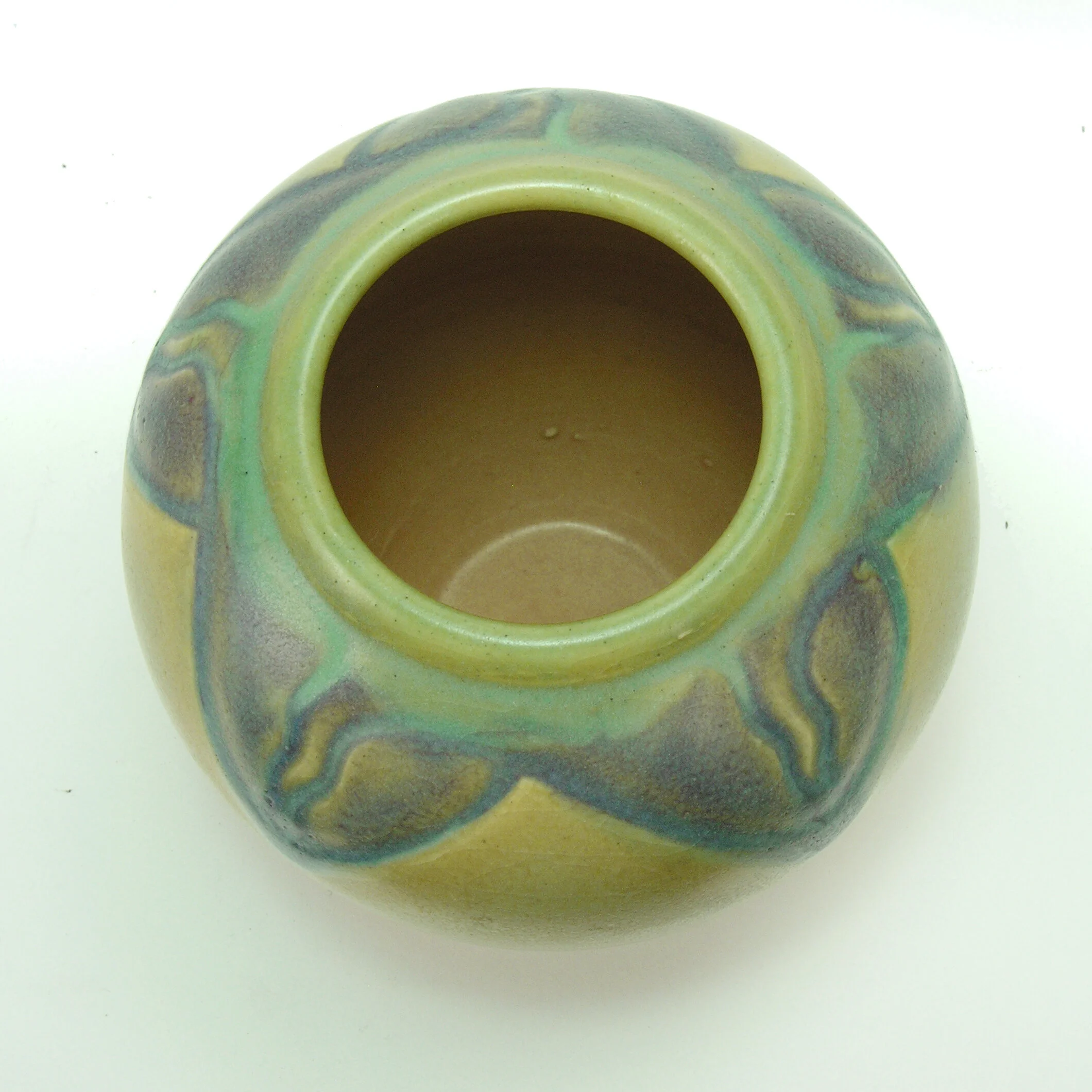 Rookwood-Pottery-WEH-1915-4-78in-carved-painted-matte-D.jpg