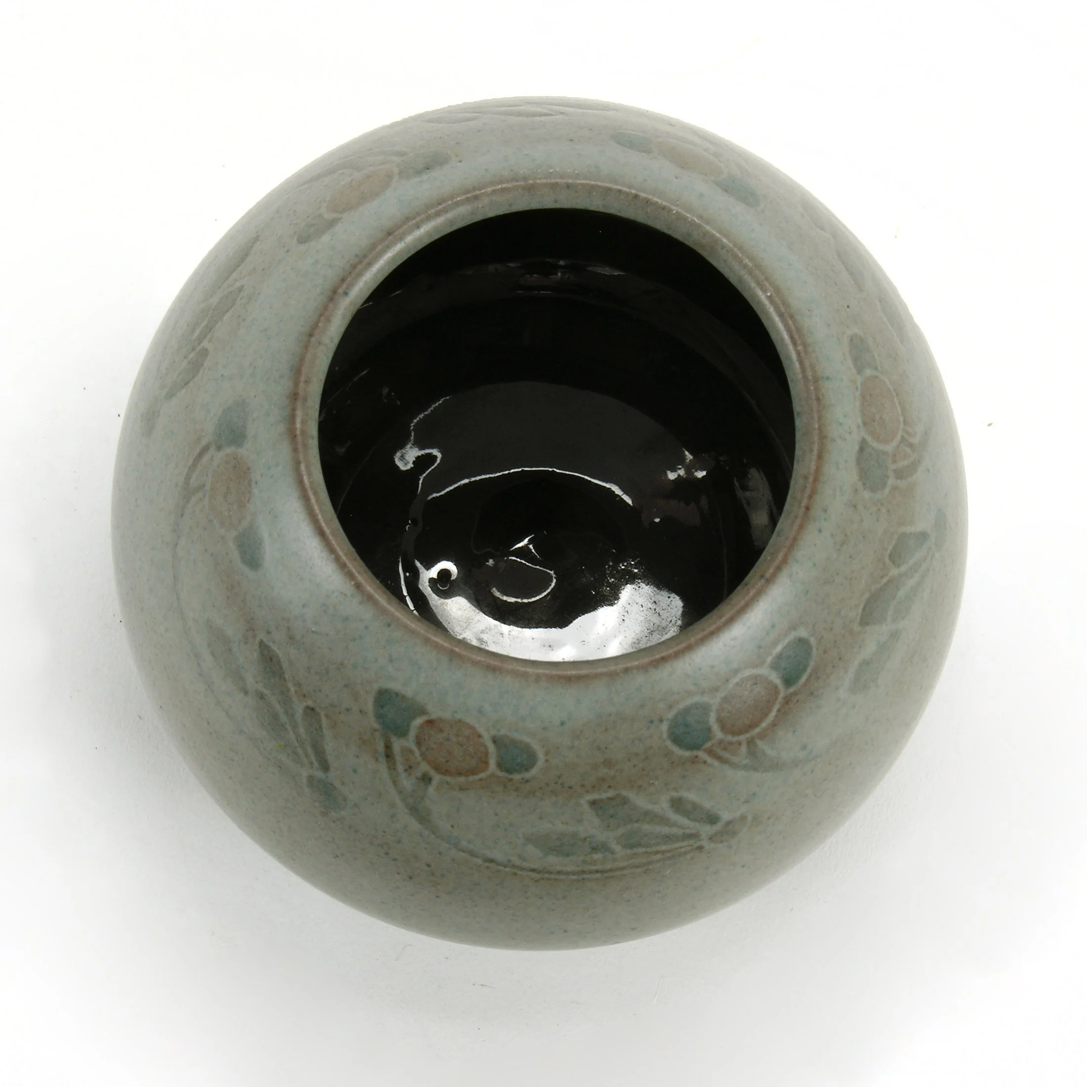 Marblehead-Pottery-AB-T-3-38in-plant-form-gray-sphere-D.jpg