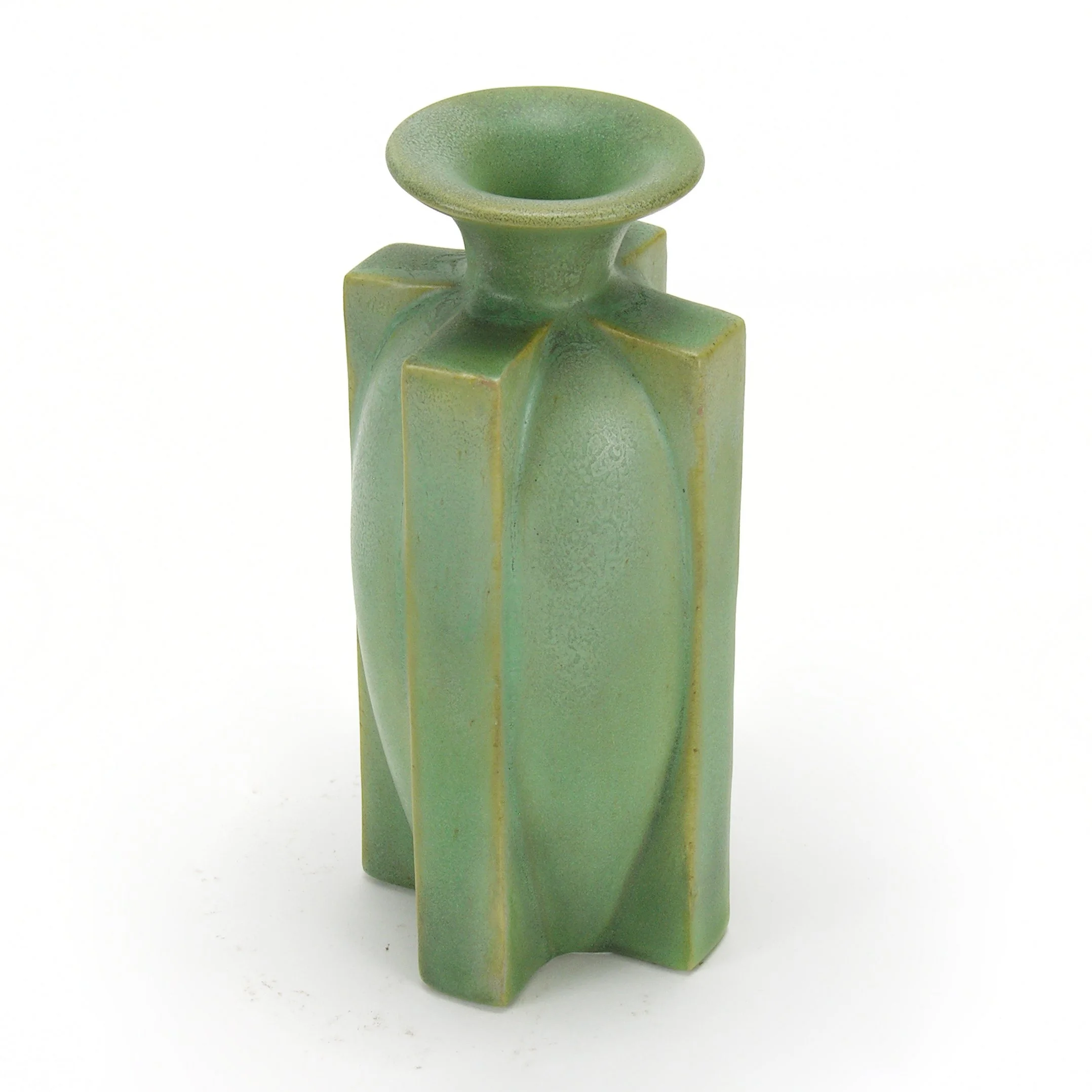 Teco-rocketship-4-buttress-7-38in-vase-417-C.jpg
