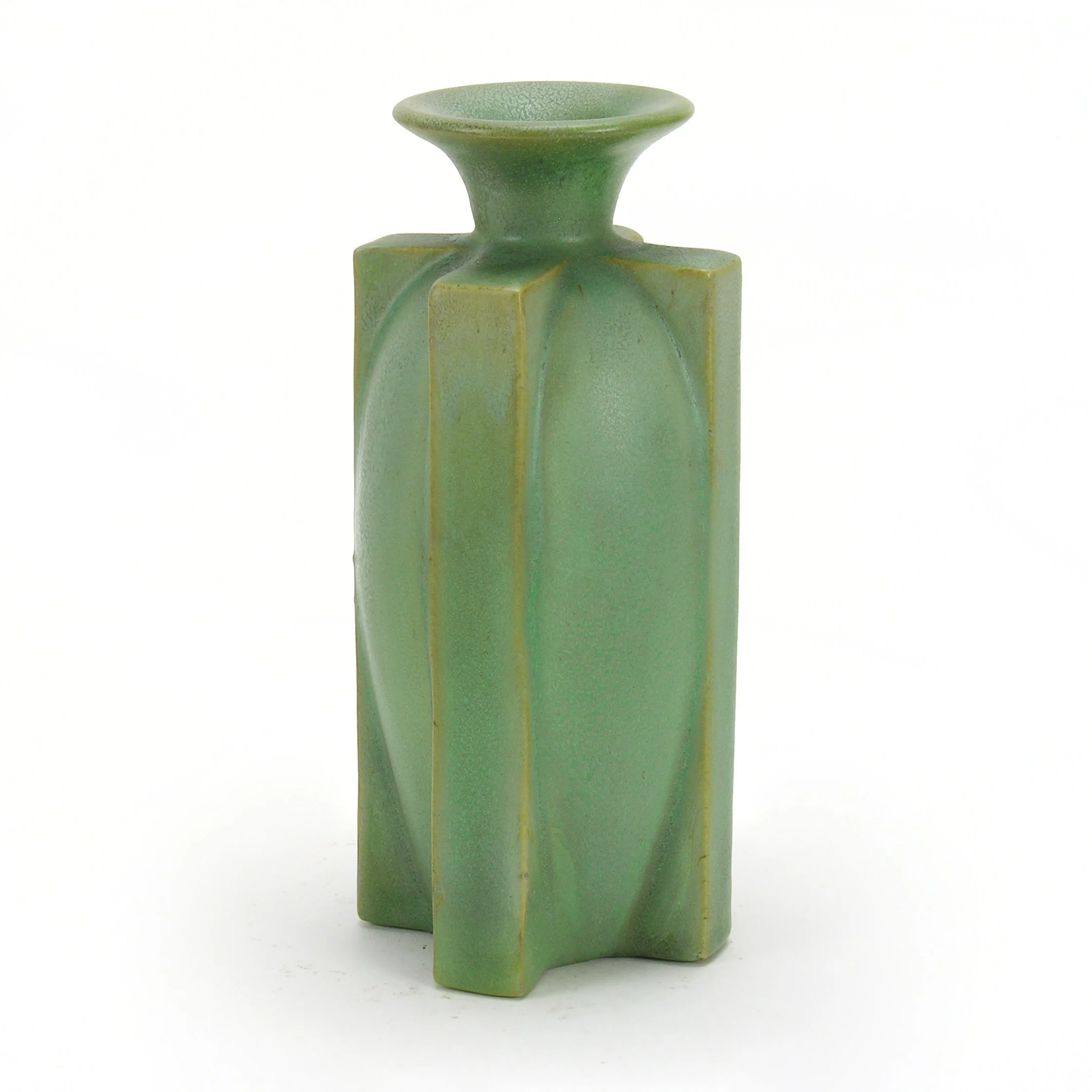 Teco-rocketship-4-buttress-7-38in-vase-417-B.jpg