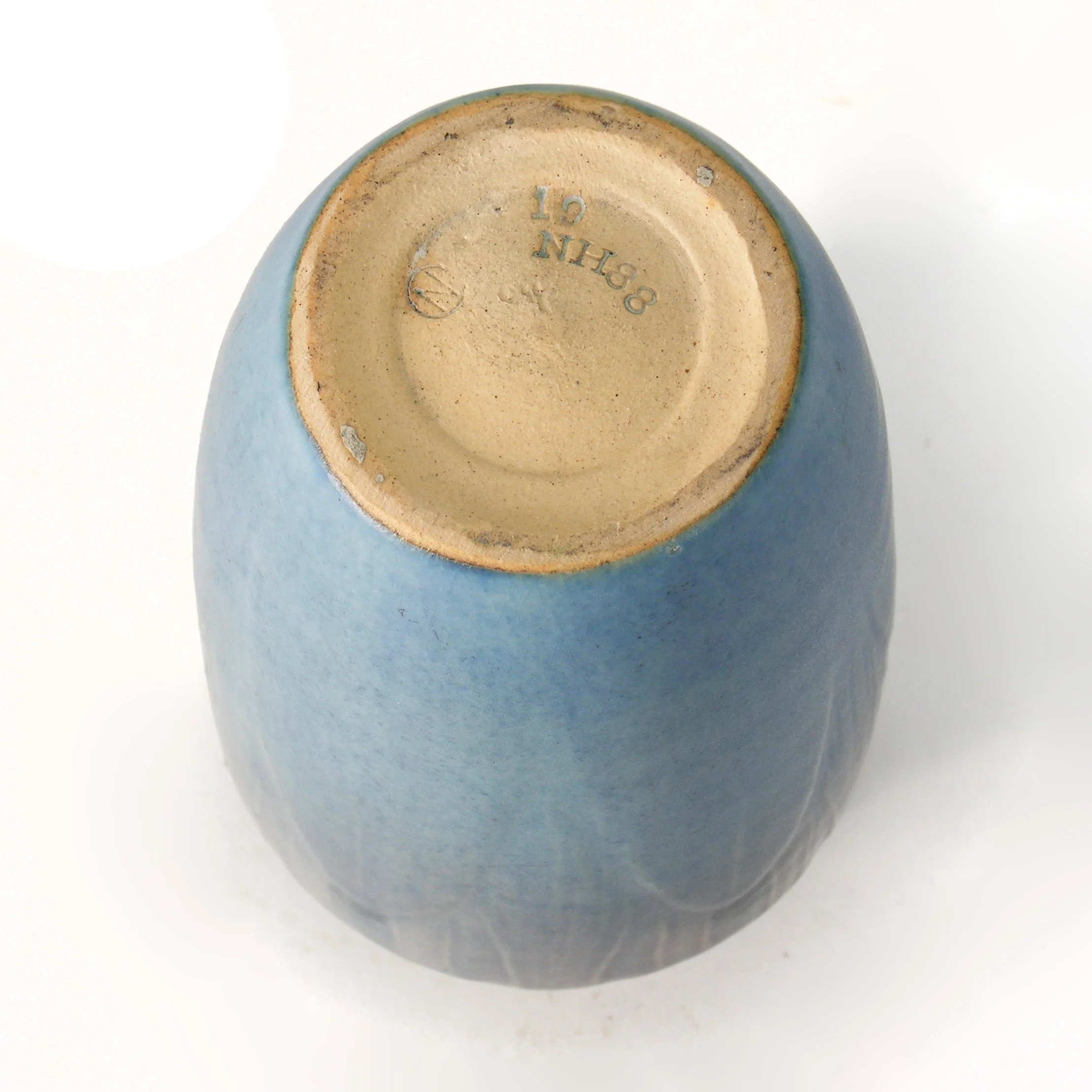 Newcomb-Pottery-Chalaron-1923-6-38in-flori-form-vase-E.jpg