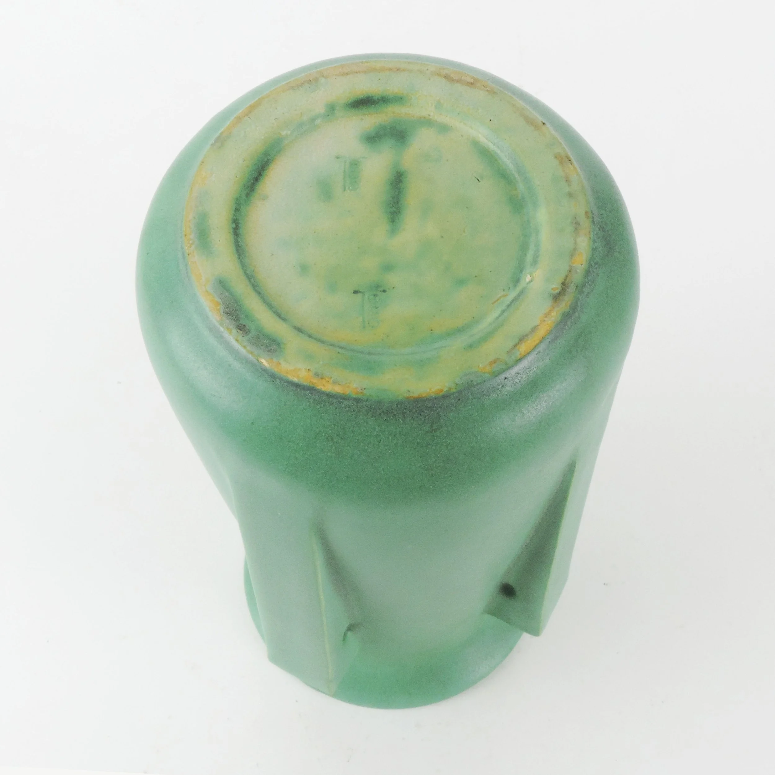 Teco-Pottery-10-18in-4-buttress-shape-444-Gates-E.jpg