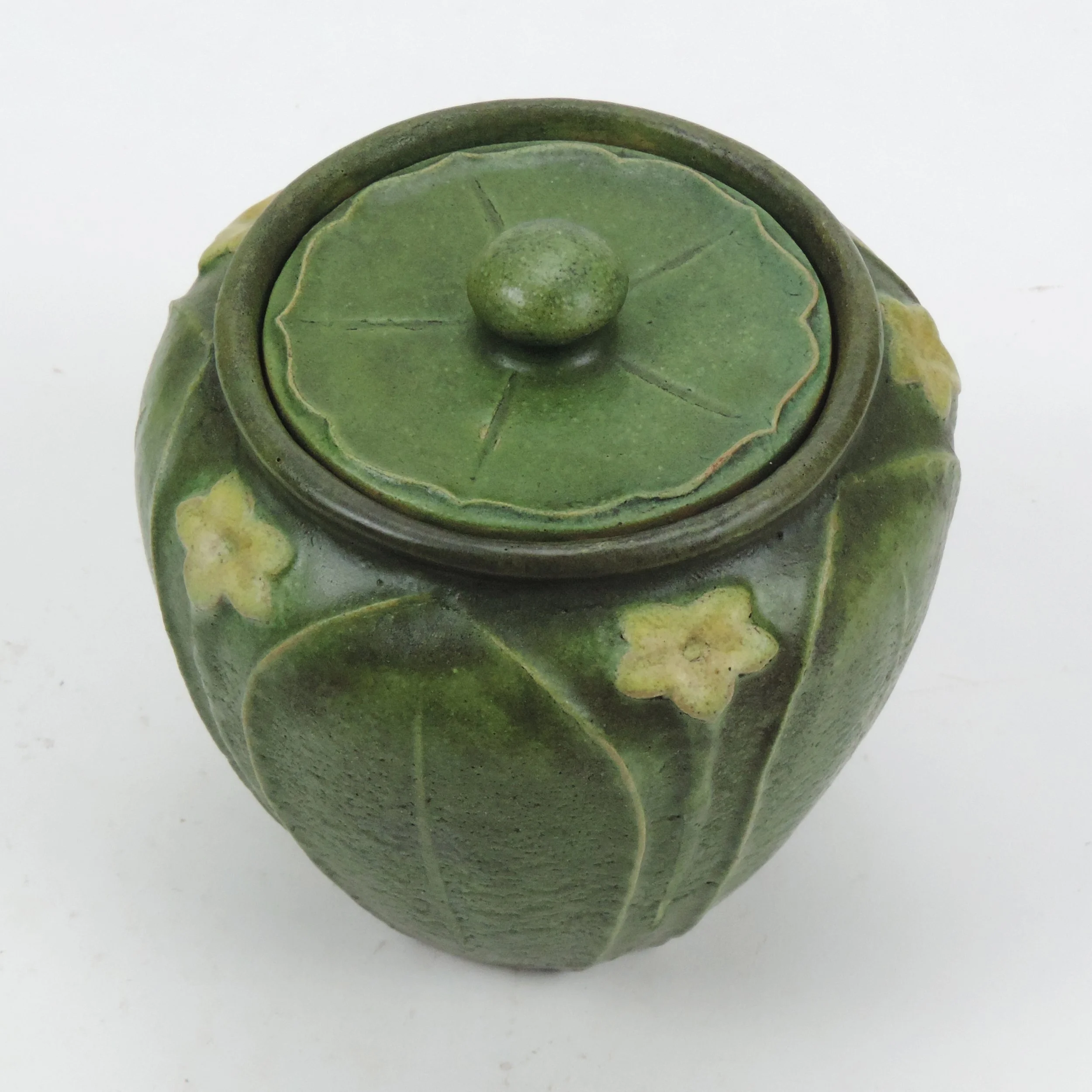 Grueby-Pottery-2-color-ER-5-5in-humidor-C.jpg