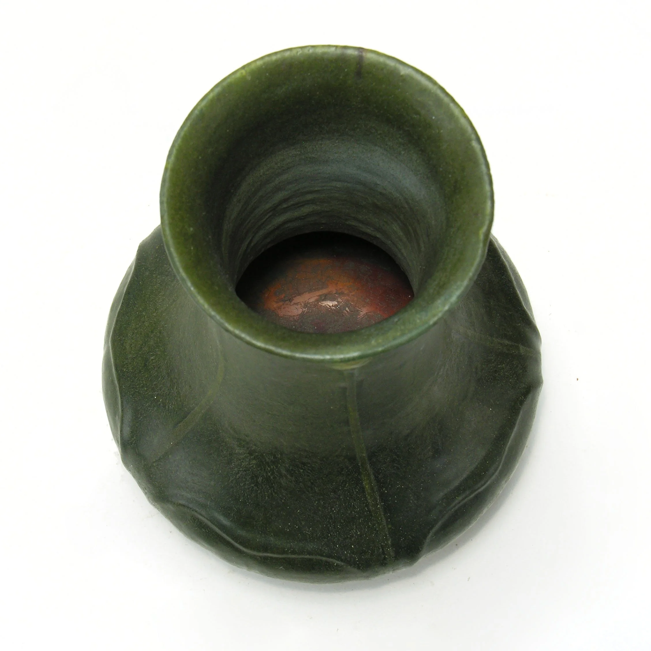 Grueby-Pottery-2-color-7-25in-5-leaf-and-bud-vase-rep-D.jpg