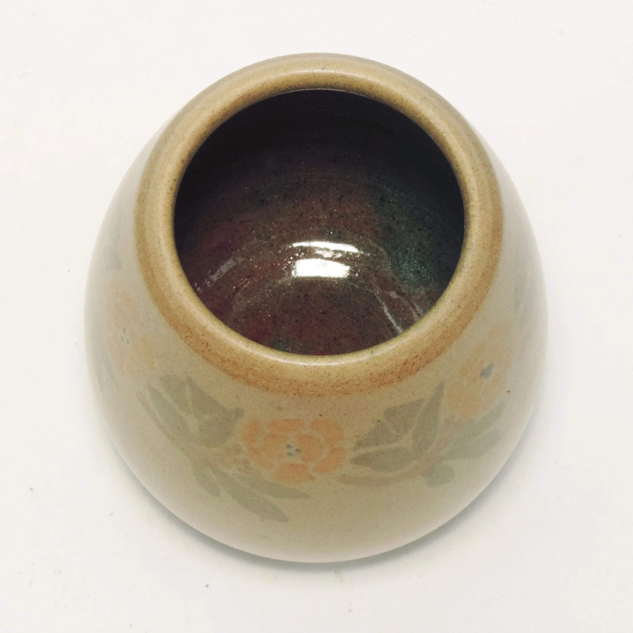 Marblehead-Pottery-3-5in-sand-floral-acorn-vase-D.jpg