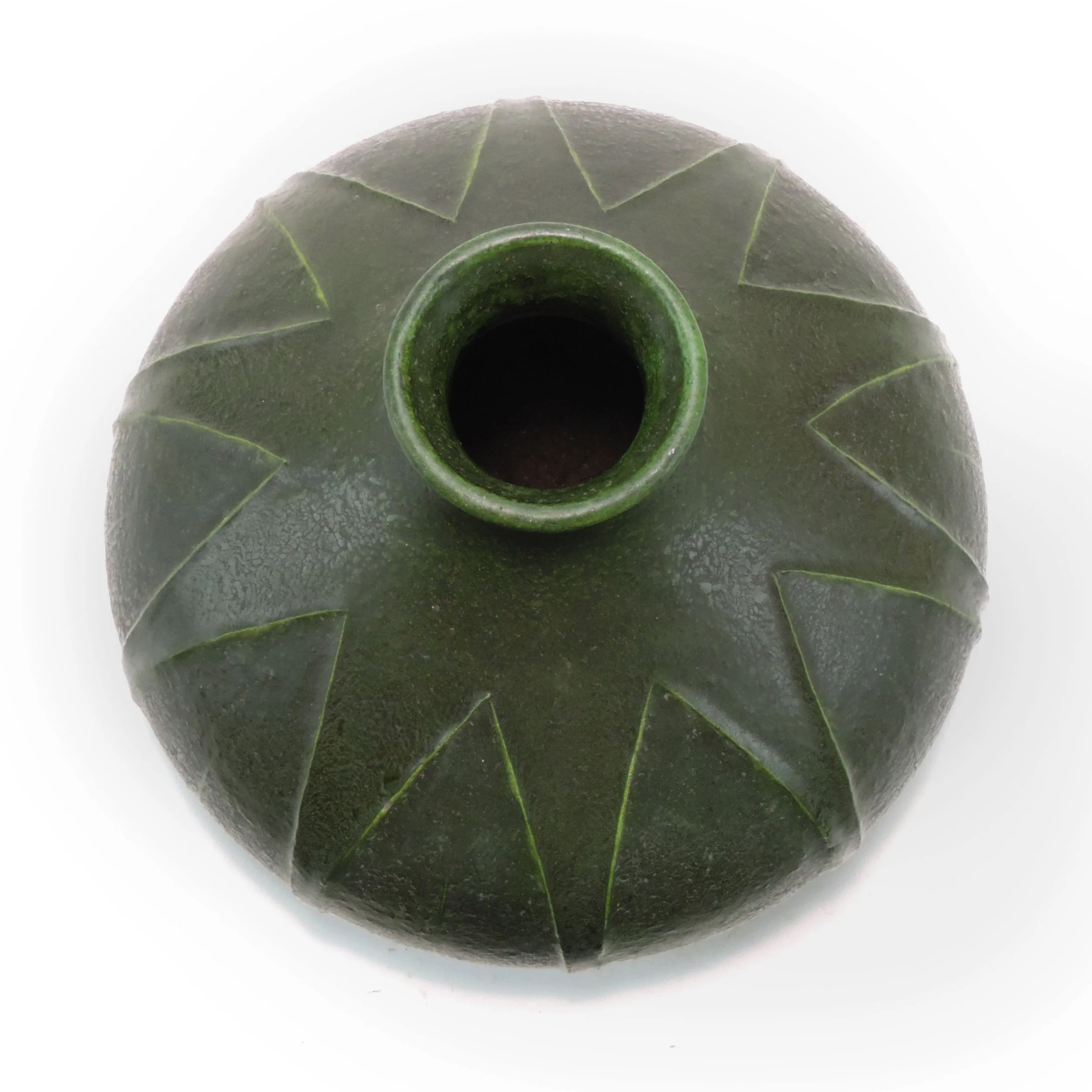 Grueby-Pottery-7-58in-x-8-25dia-10-leaf-bulbous-vase-D.jpg