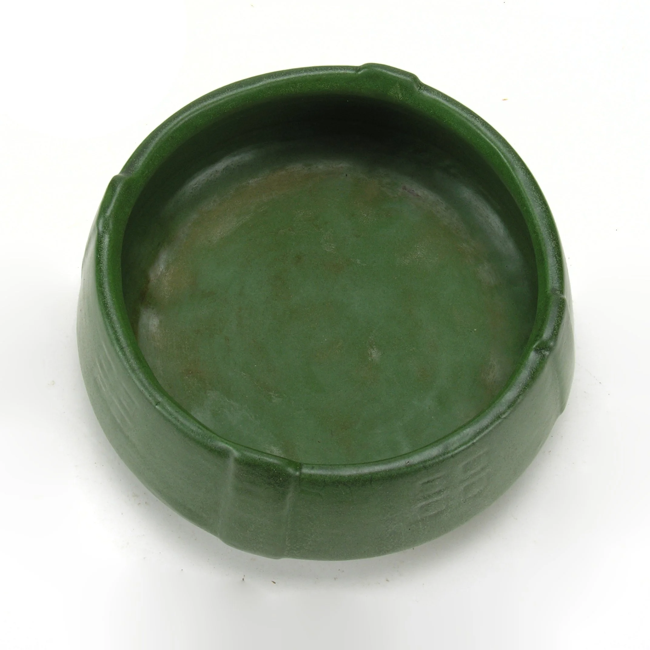 Weller-Bedford-Matte-7-75dia-four-buttress-window-pane-bowl-D.jpg