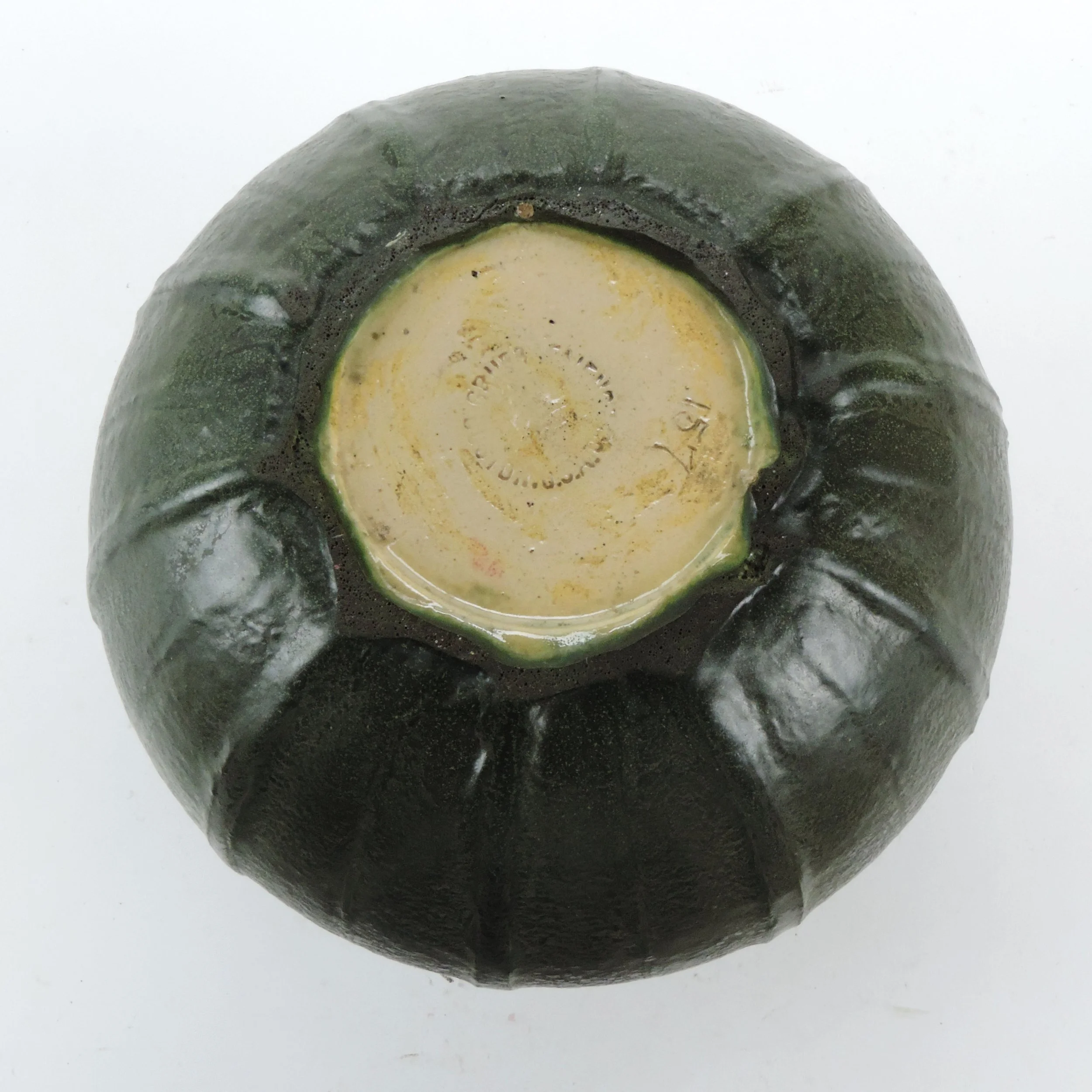 Grueby-Pottery-7-58in-x-8-25dia-10-leaf-bulbous-vase-E.jpg