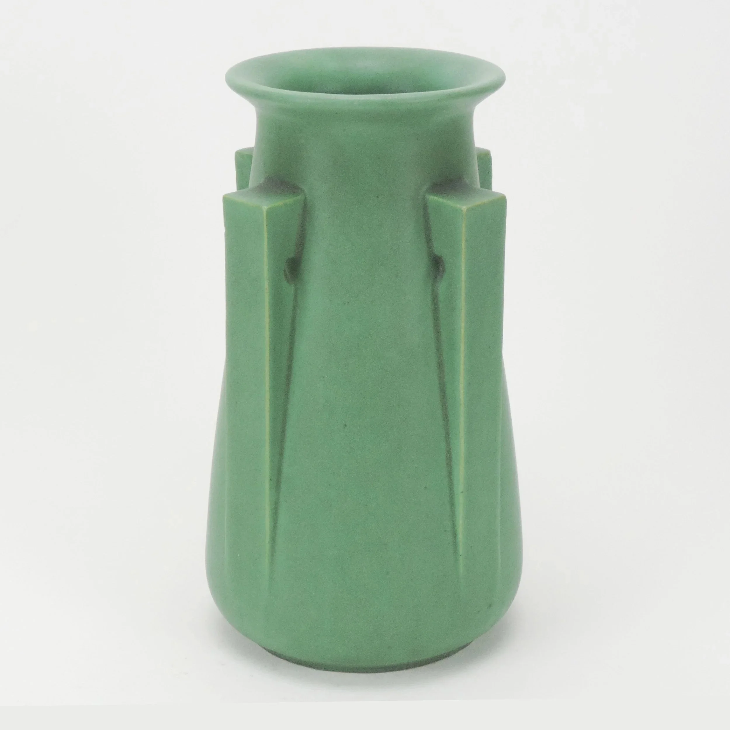 Teco-Pottery-10-18in-4-buttress-shape-444-Gates-C.jpg