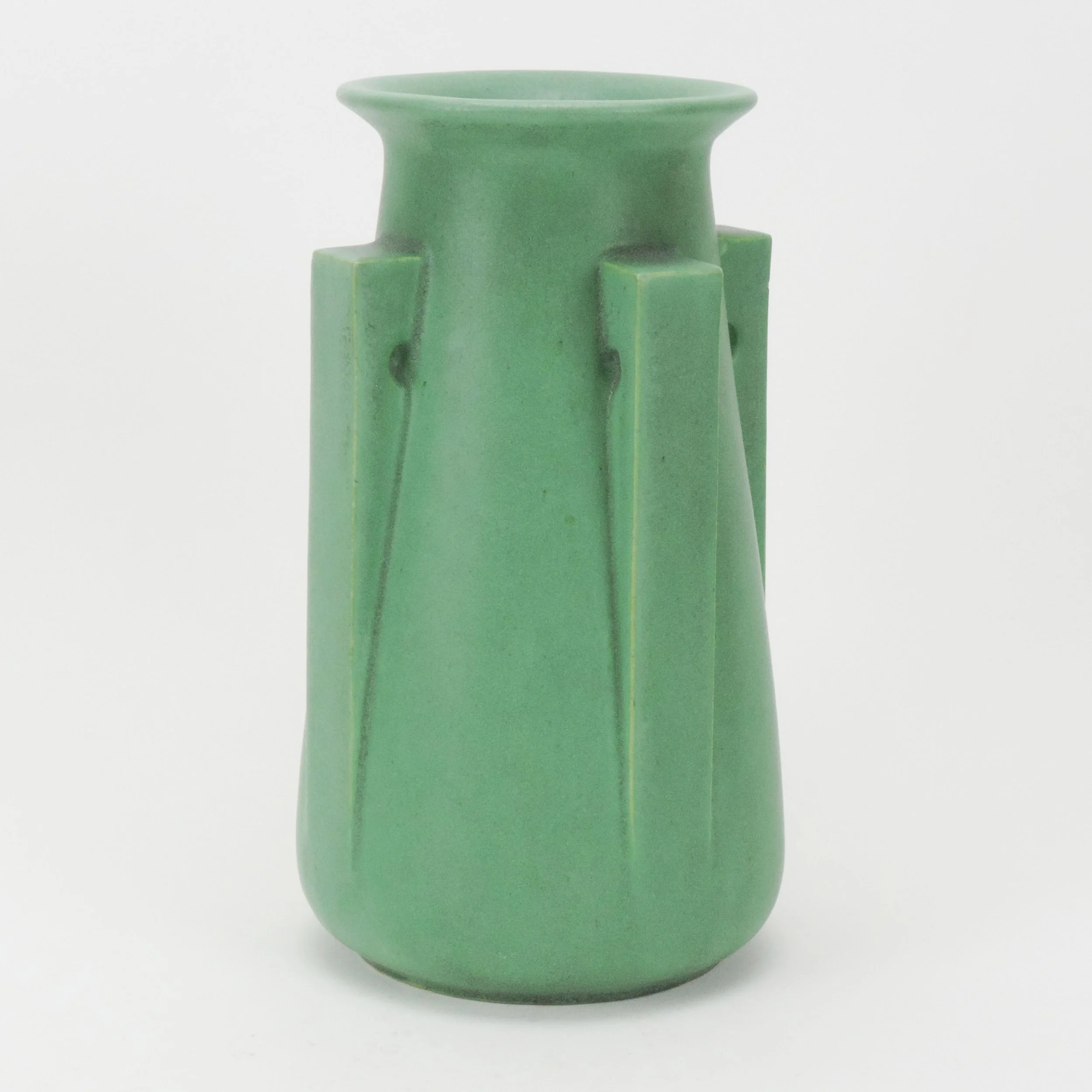 Teco-Pottery-10-18in-4-buttress-shape-444-Gates-A.jpg
