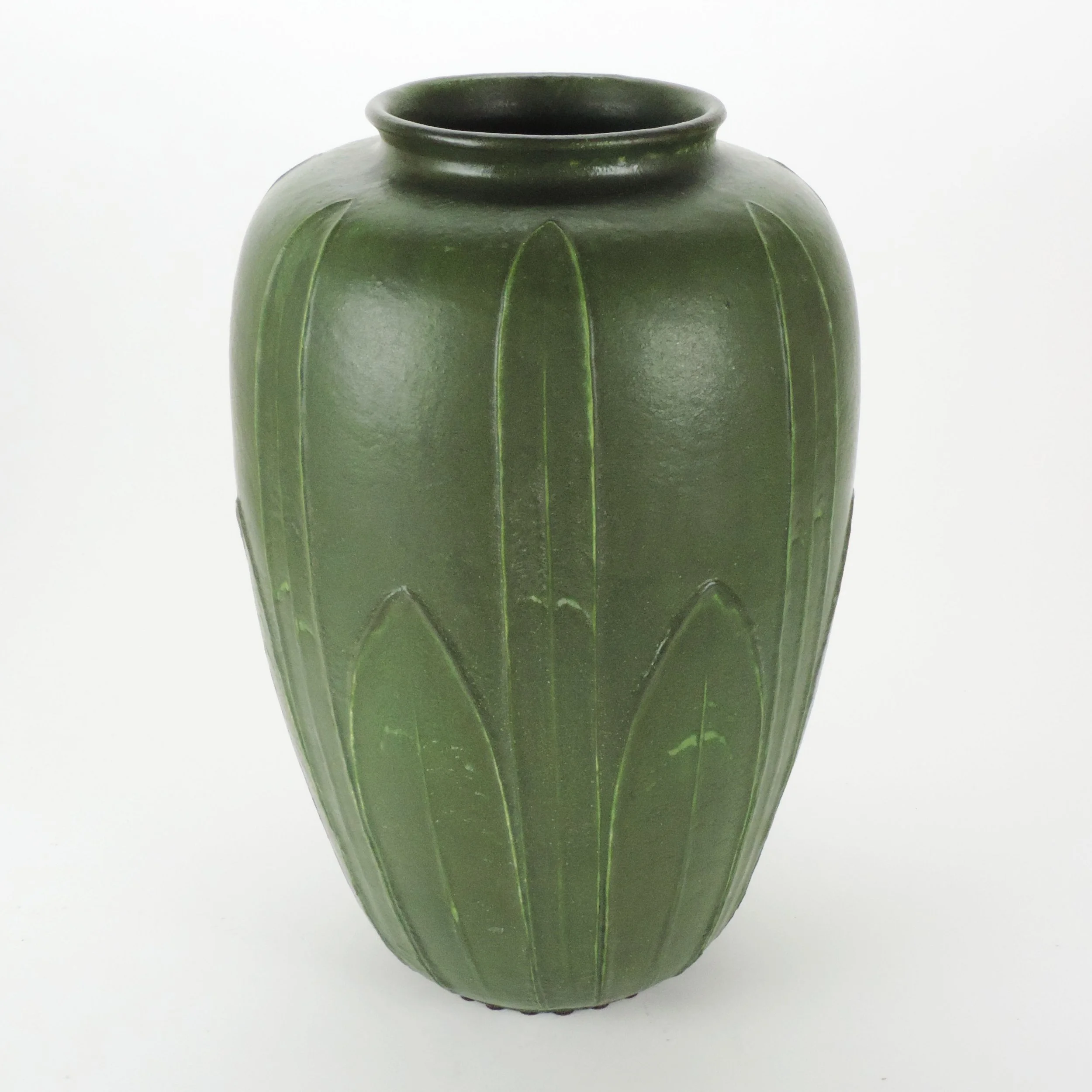 Grueby-Pottery-15-58in-high-low-leaf-bulbous-vase-B.jpg