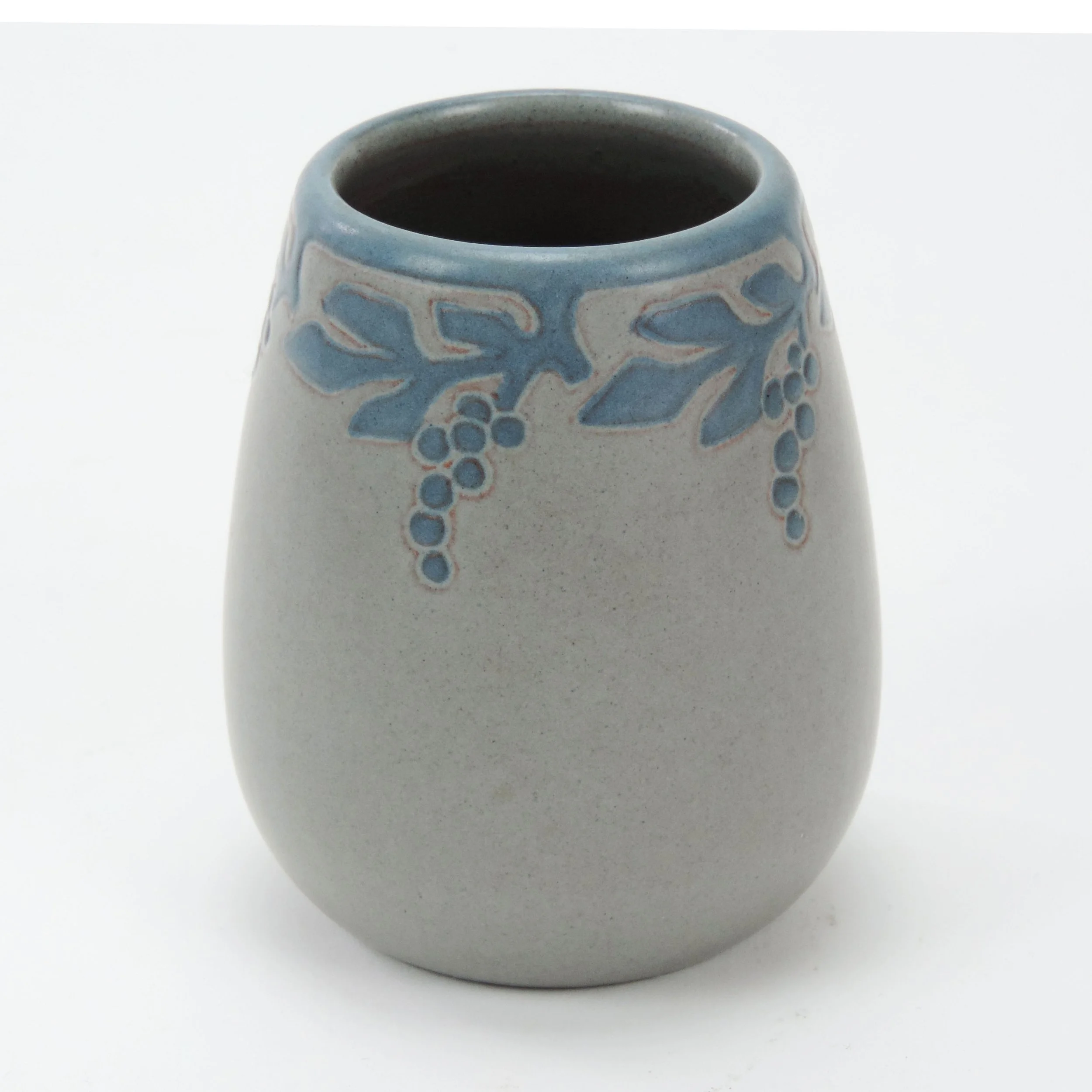 Marblehead-Pottery-4-58in-leaf-berry-gray-vase-C.jpg